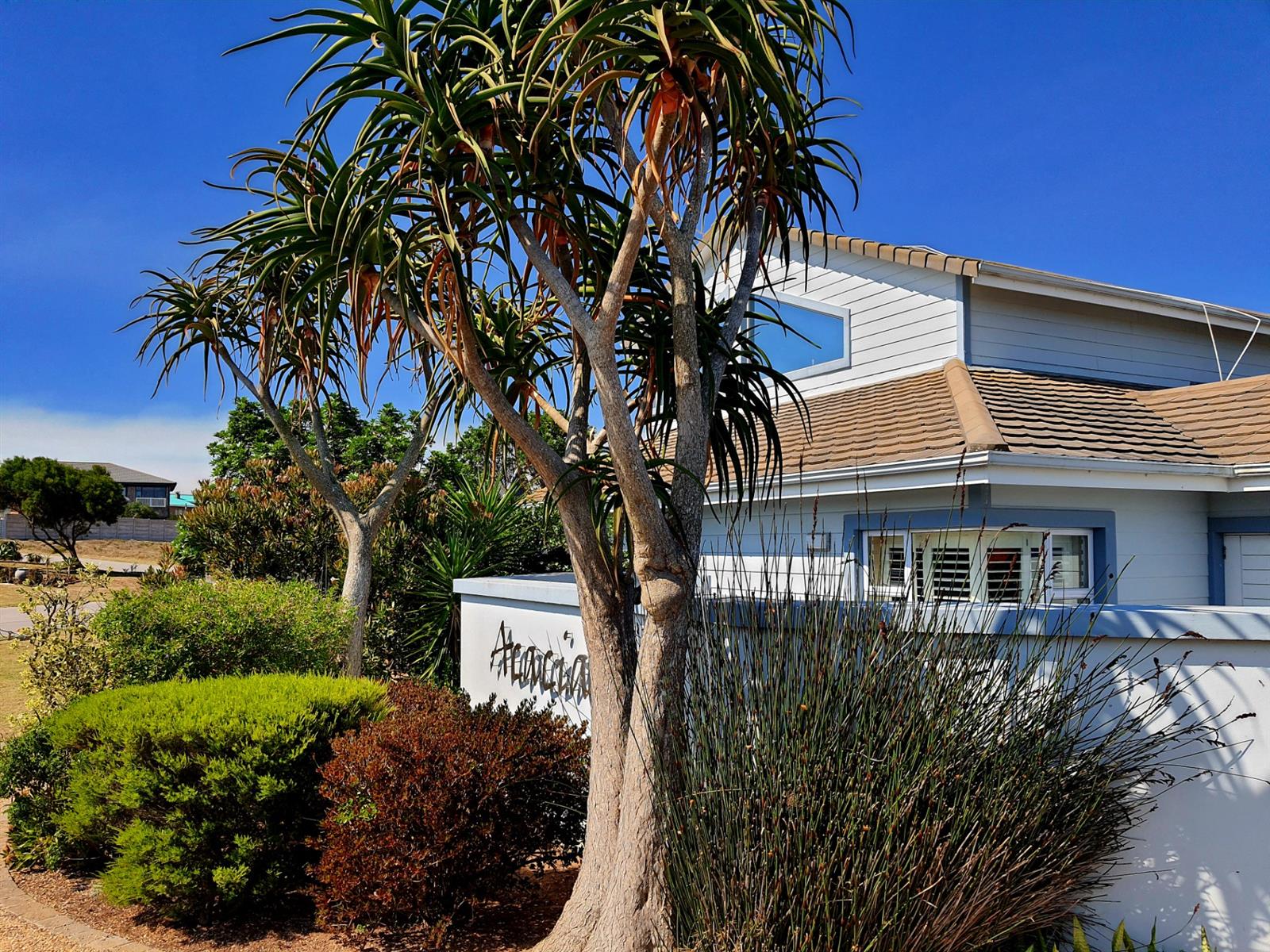 A Light-Filled Coastal Haven Where Space, Style and Comfort Come Together