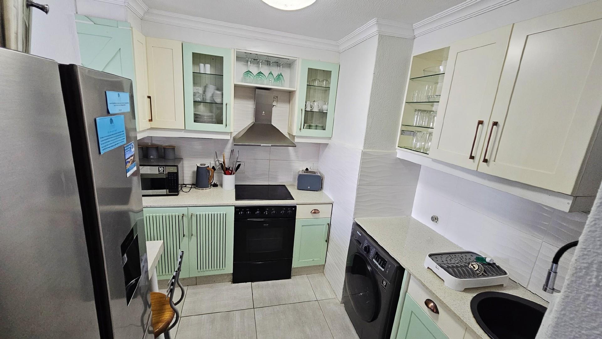 Magnificent, fully furnished beachfront apartment in Margate