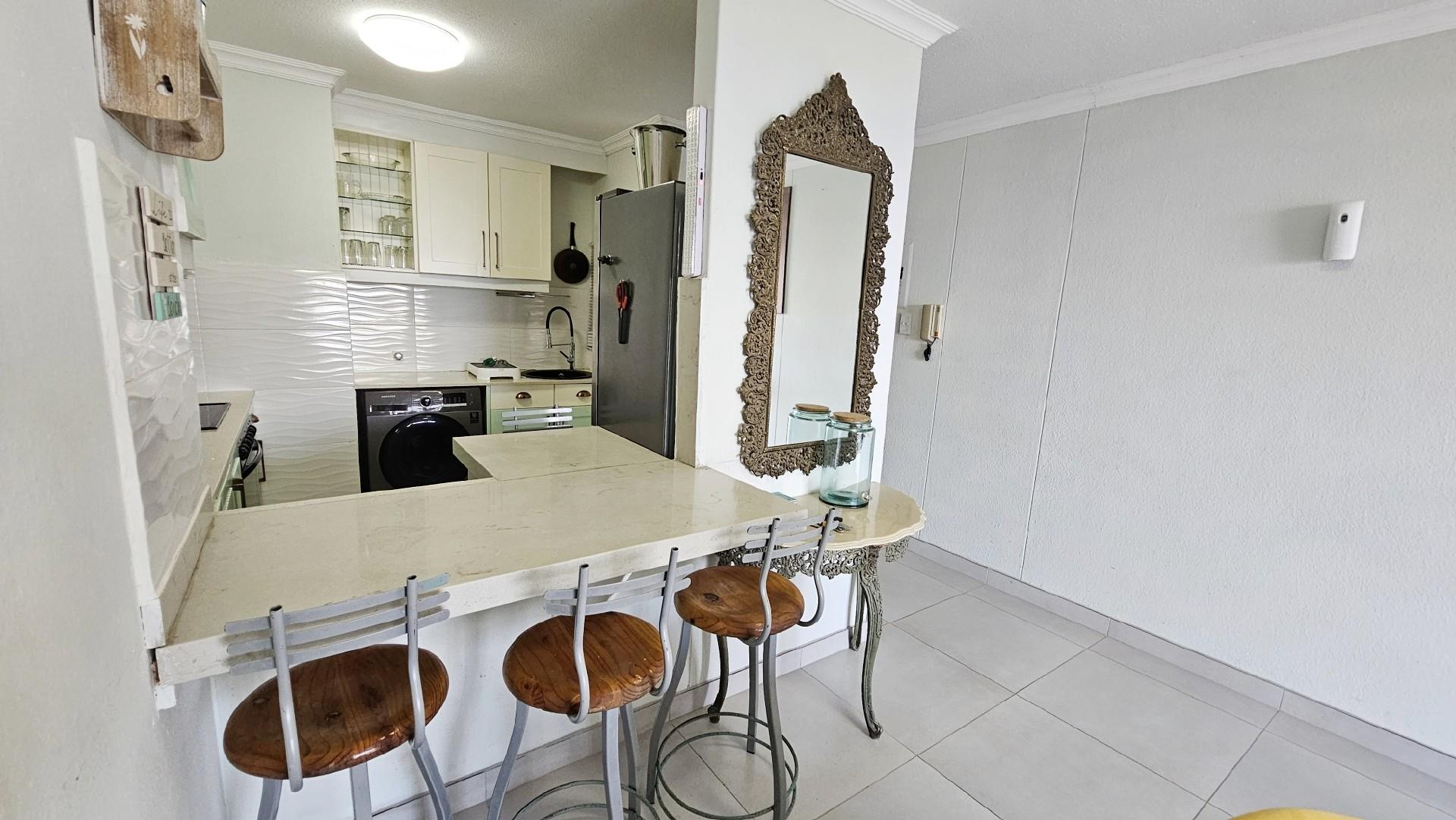Magnificent, fully furnished beachfront apartment in Margate
