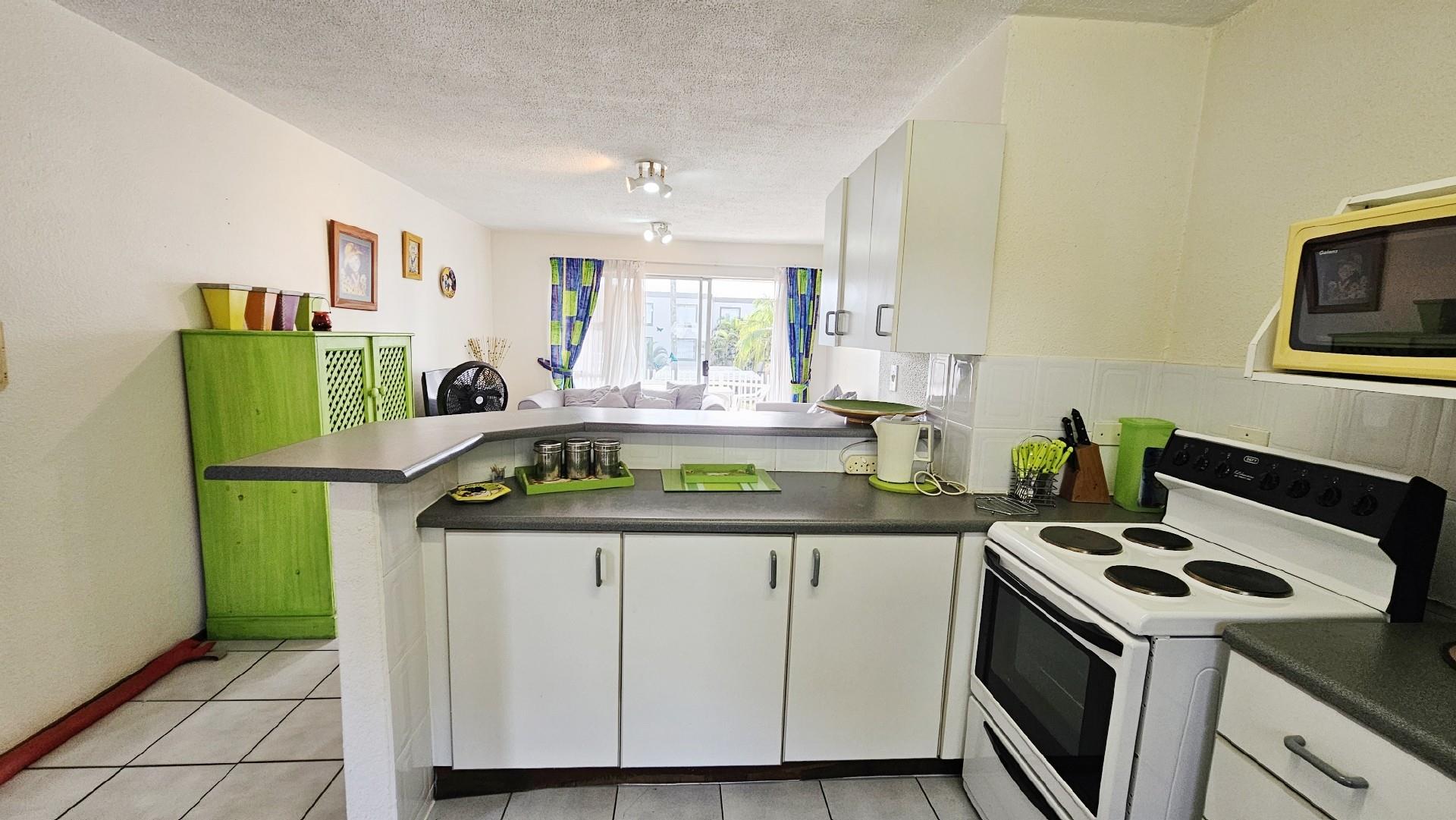 2 bedroom Apartment For Sale in Uvongo Beach, Margate, KwaZulu Natal