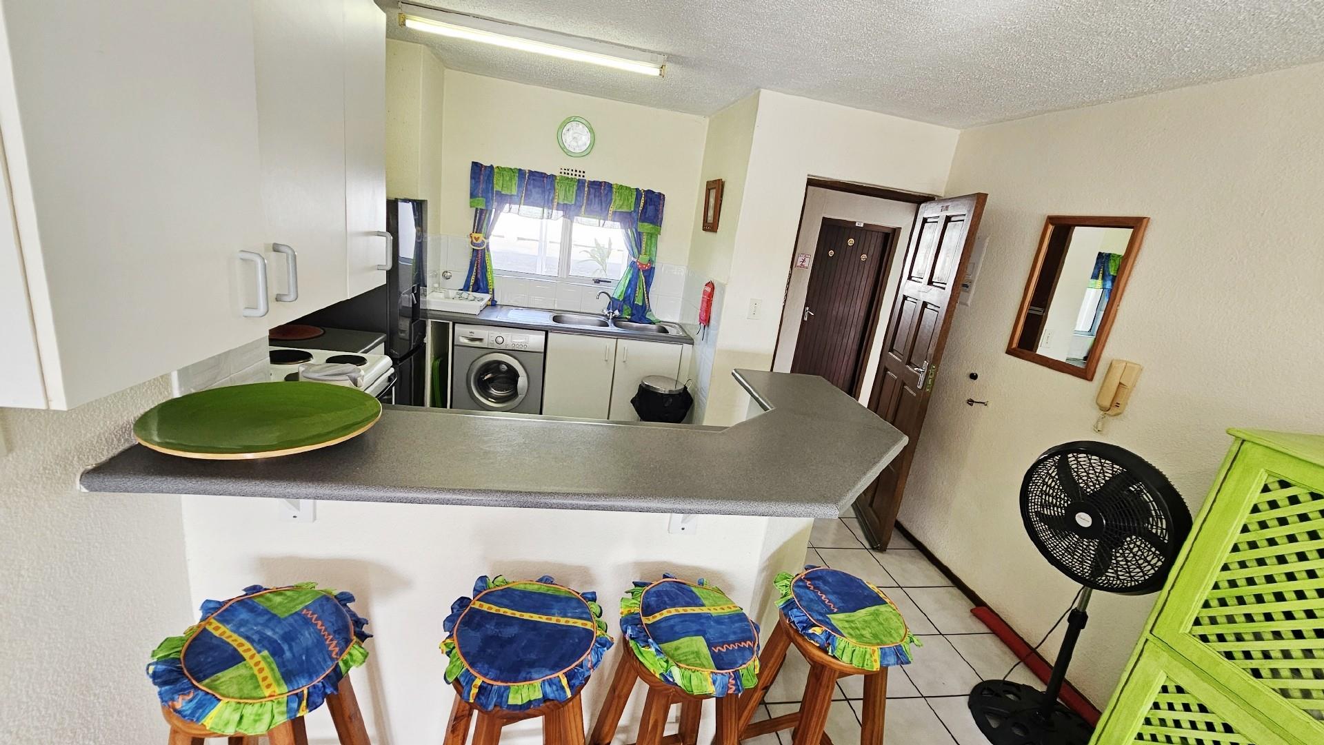2 bedroom Apartment For Sale in Uvongo Beach, Margate, KwaZulu Natal