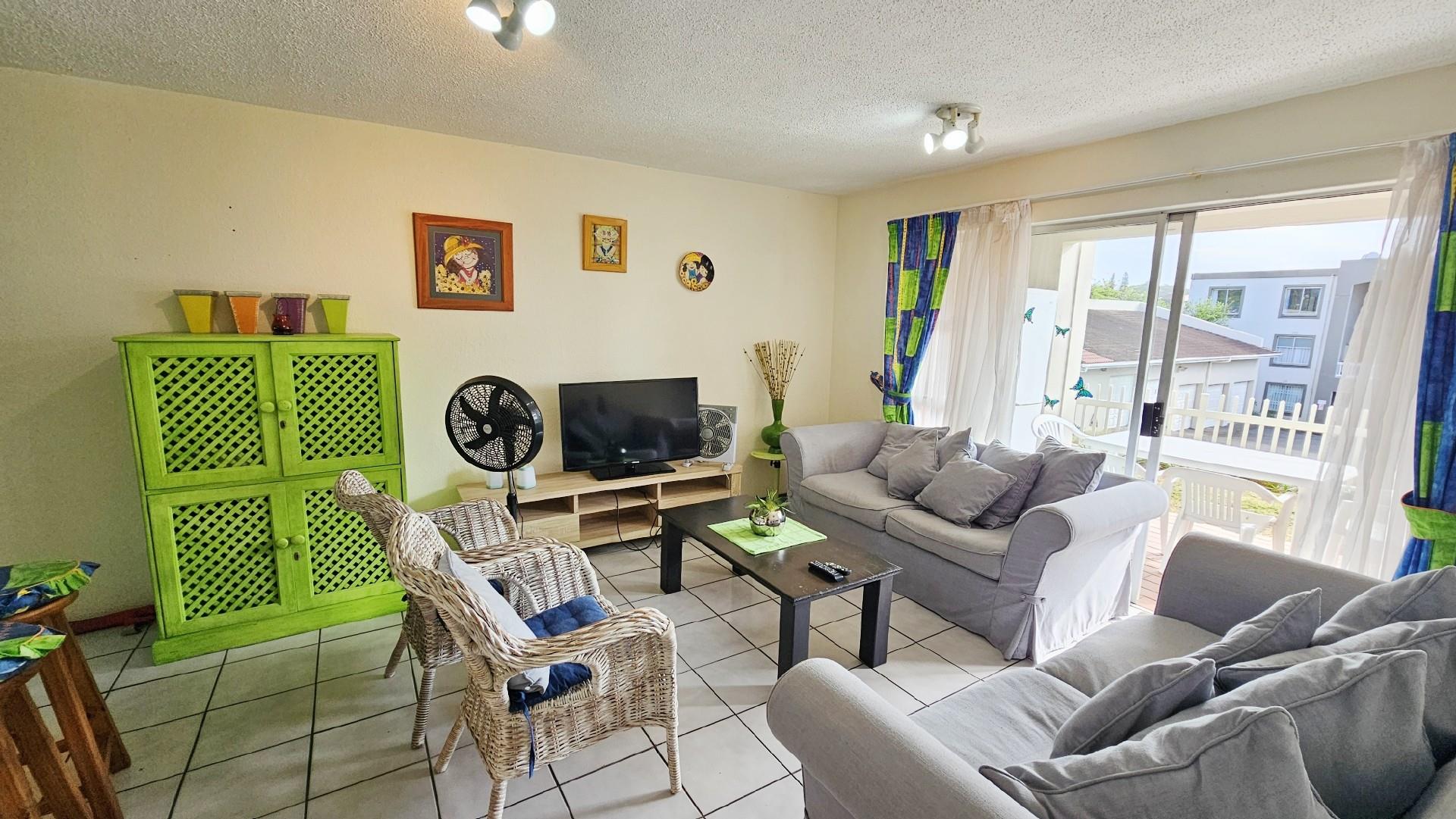 2 bedroom Apartment For Sale in Uvongo Beach, Margate, KwaZulu Natal