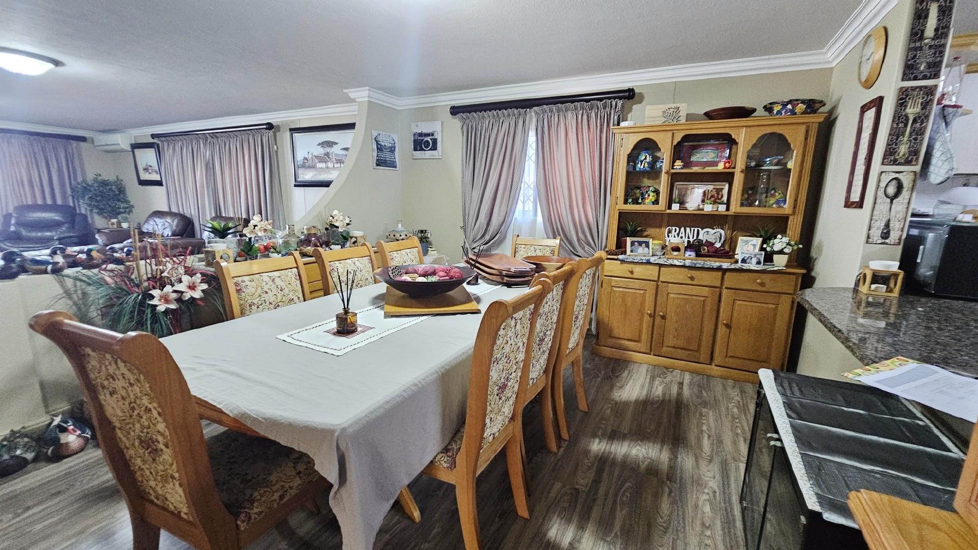 Spacious Apartment For Sale in Margate, KwaZulu Natal