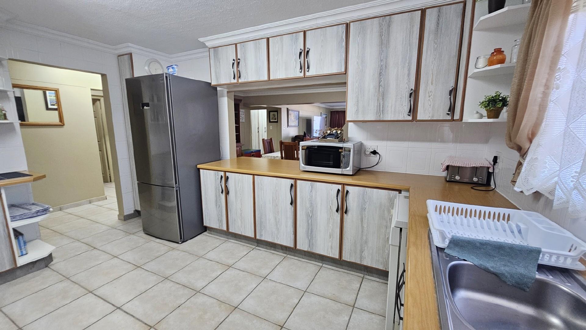 Apartment For Sale in Margate, KwaZulu Natal