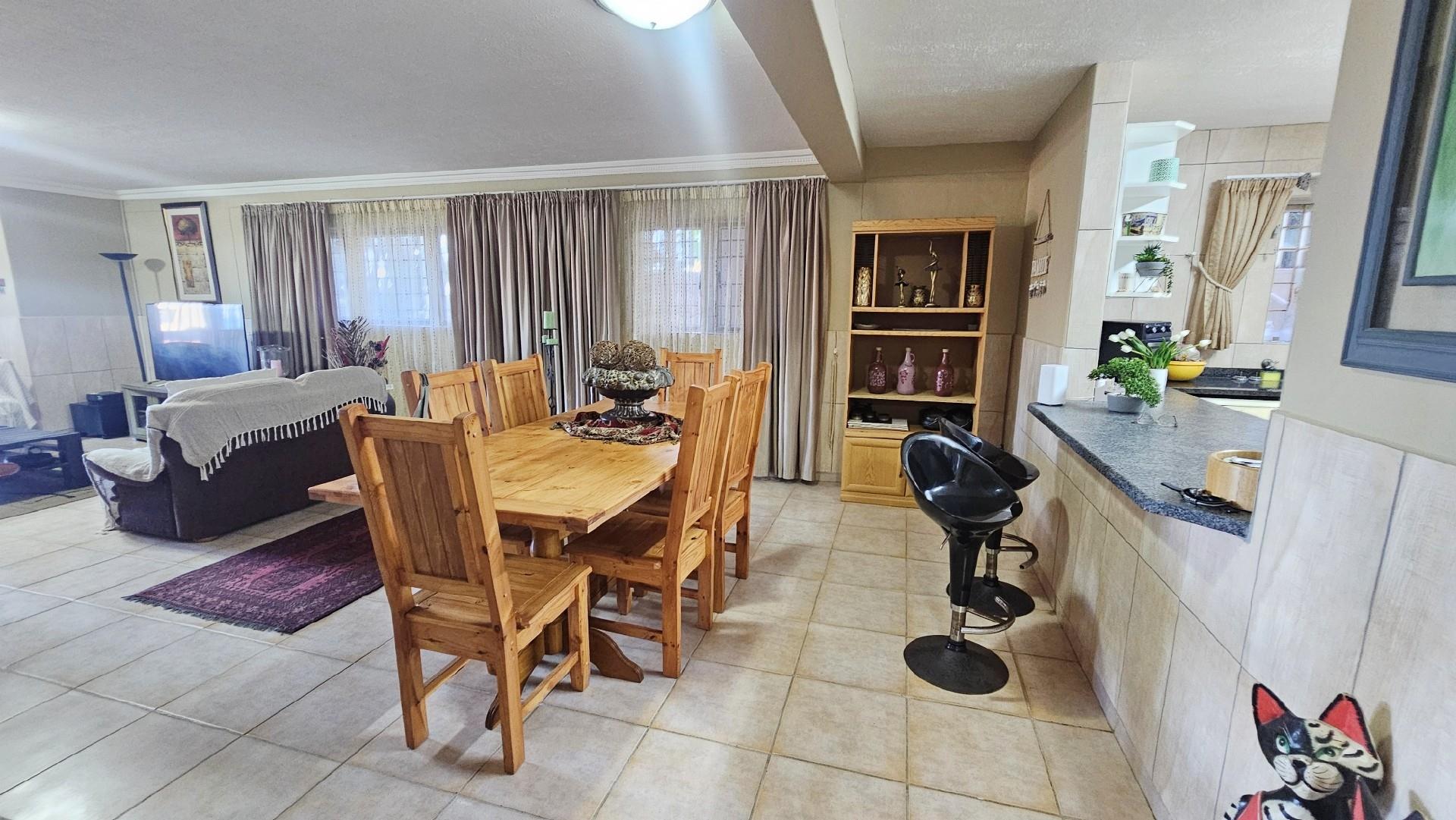 Expansive Coastal Living - 4 Bedroom Residence with Private Pool