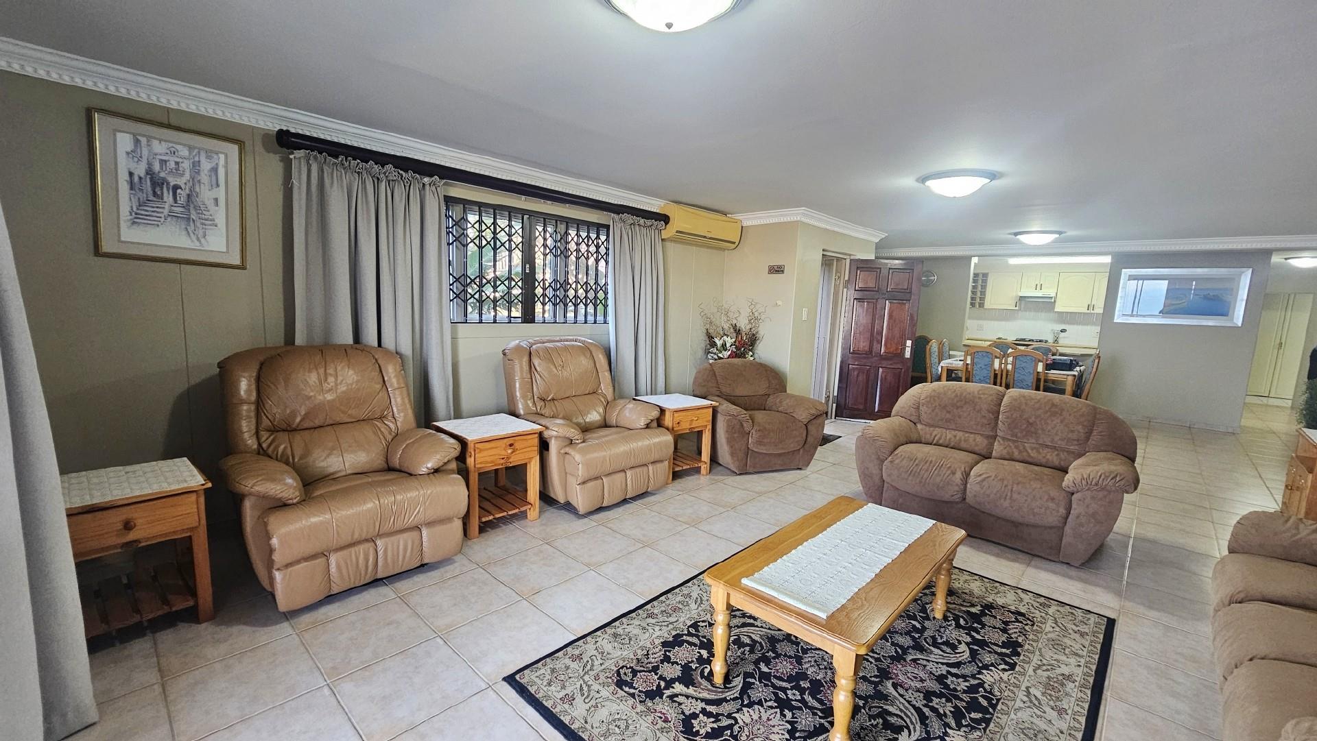 Spacious, fully furnished Apartment For Sale in Margate, KwaZulu Natal