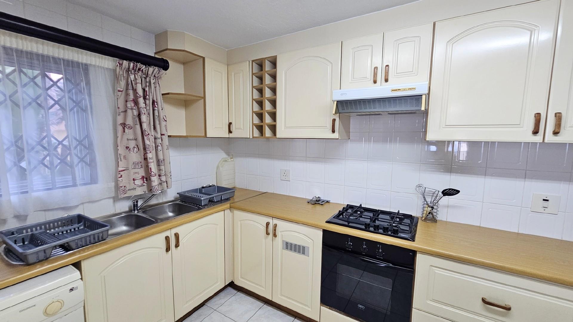 Spacious, fully furnished Apartment For Sale in Margate, KwaZulu Natal