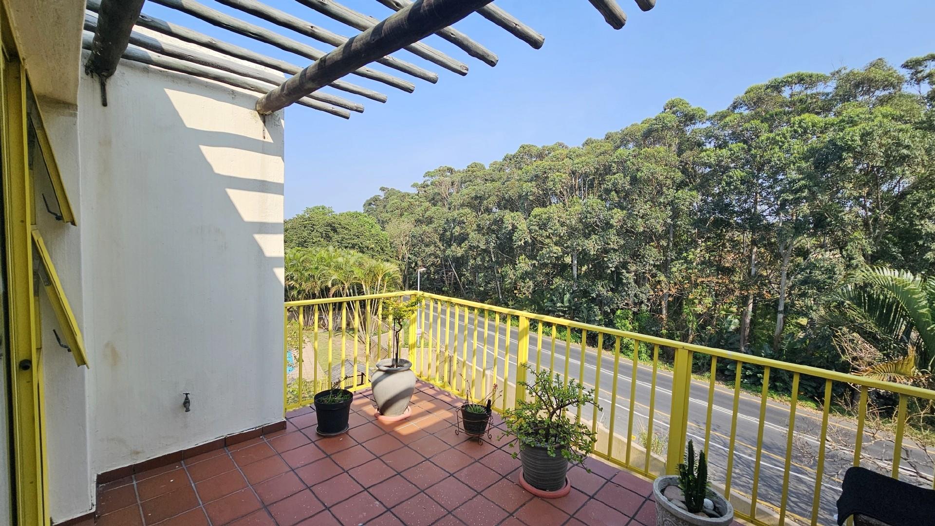 2 bedroom Apartment For Sale in Uvongo Beach, Margate, KwaZulu Natal