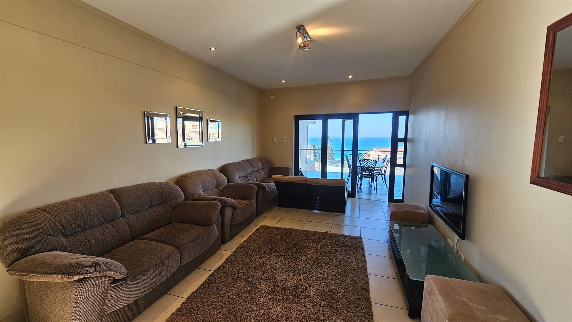 3 bedroom, 2 bathroom Beachfront Apartment For Sale in Margate, KwaZulu Natal