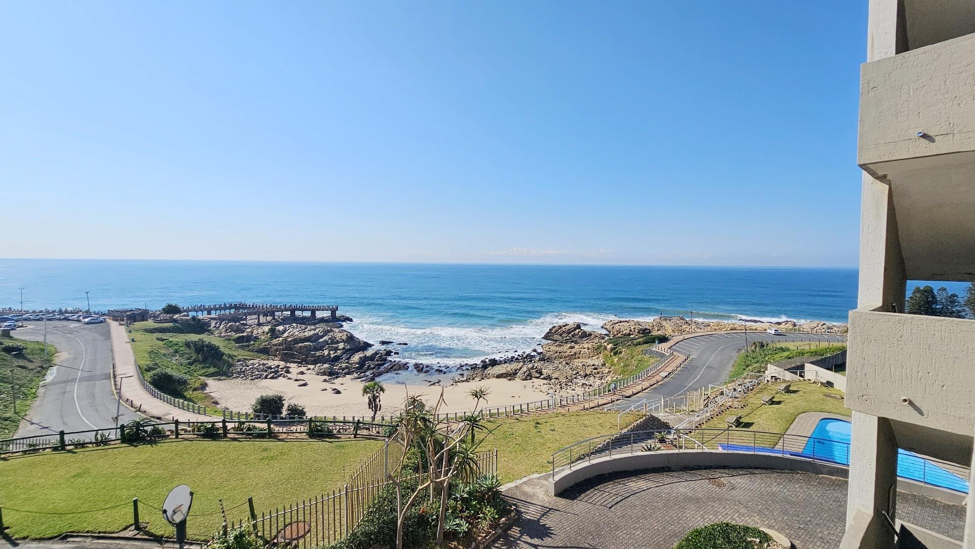 3 bedroom, 2 bathroom Beachfront Apartment For Sale in Margate, KwaZulu Natal