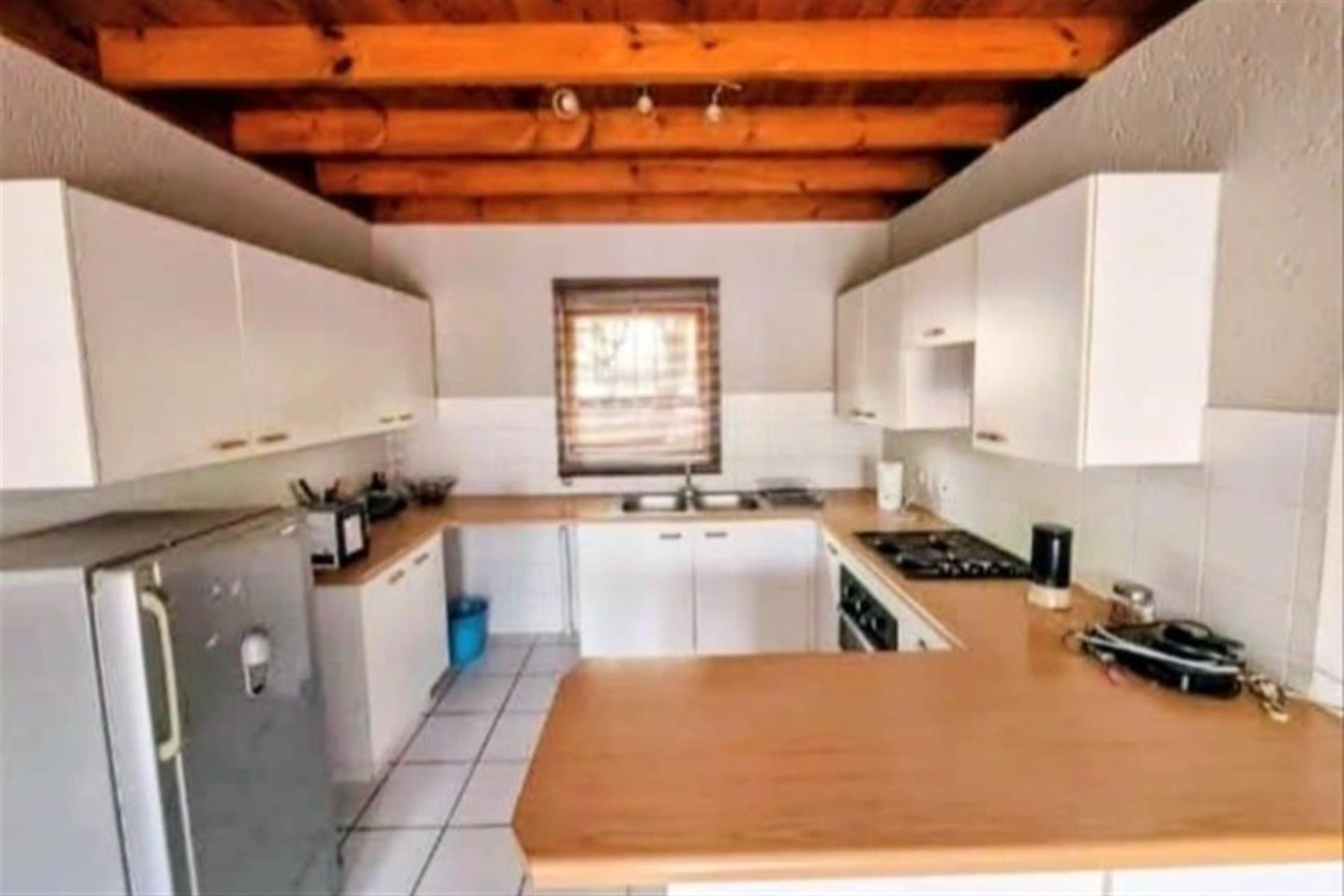 Duplex For Sale in Constantia Kloof, Roodepoort