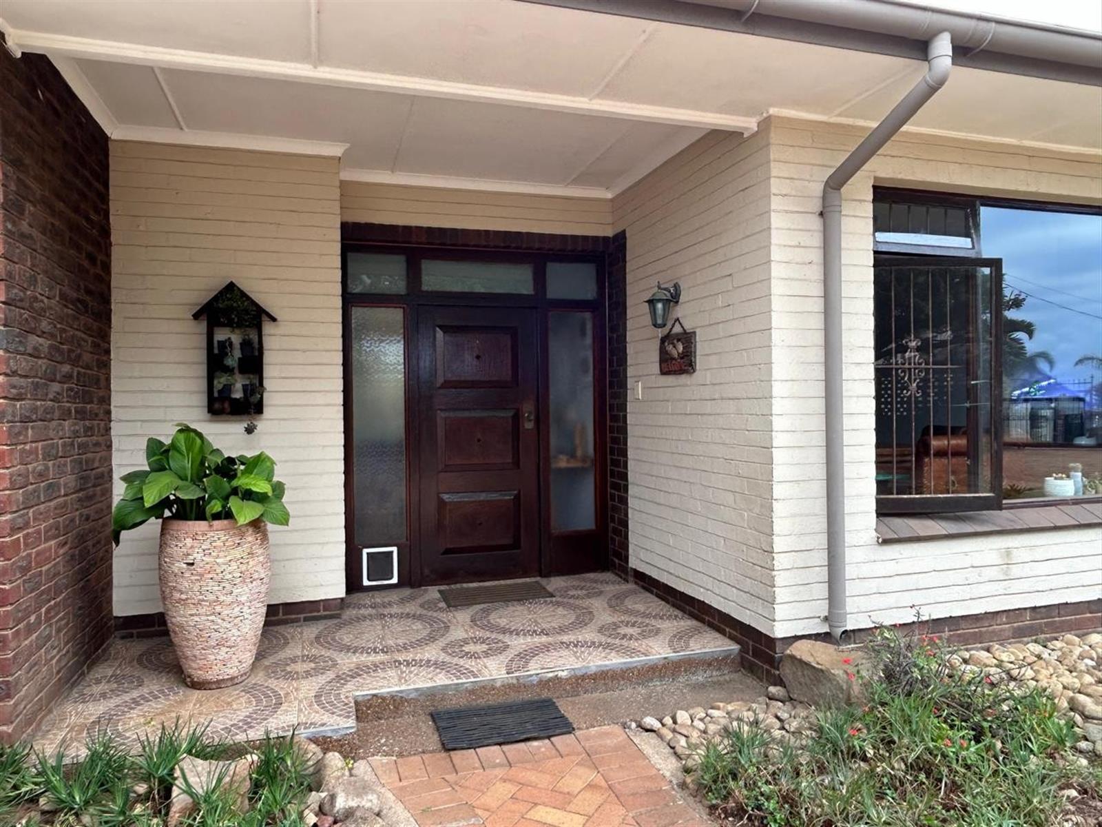 Magnificent Smart Home For Sale , with two flatlets in Shelly Beach