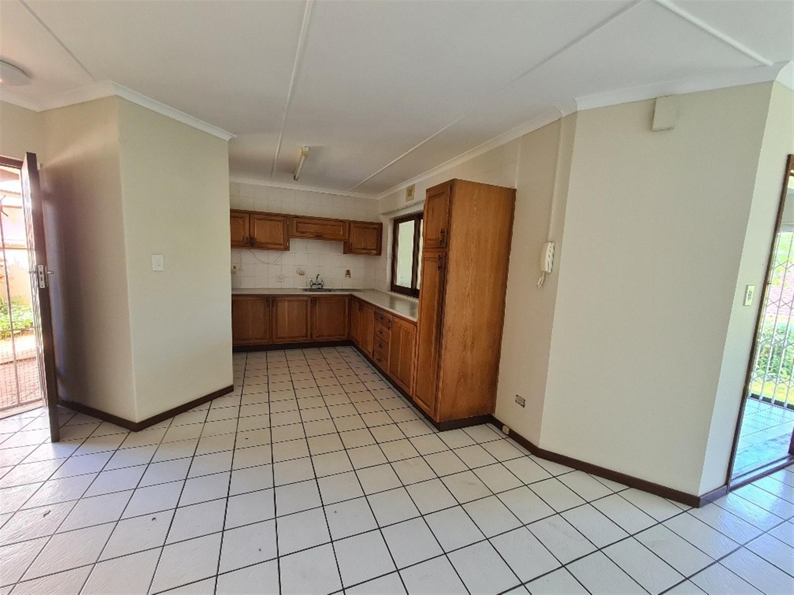 3 Bedroom Apartment For Sale in Margate, KwaZulu Natal