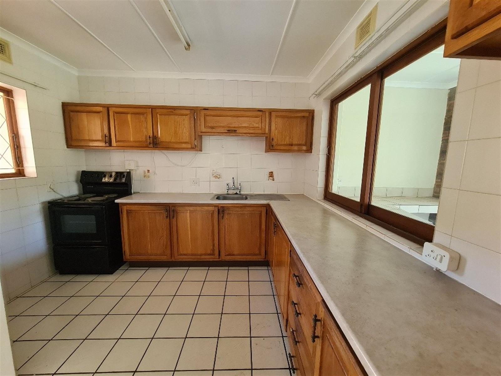 3 Bedroom Apartment For Sale in Margate, KwaZulu Natal
