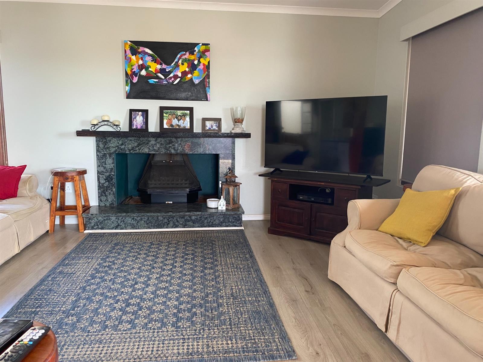 Hancke Street Home with Plunge Pool and Mountain Views 3
