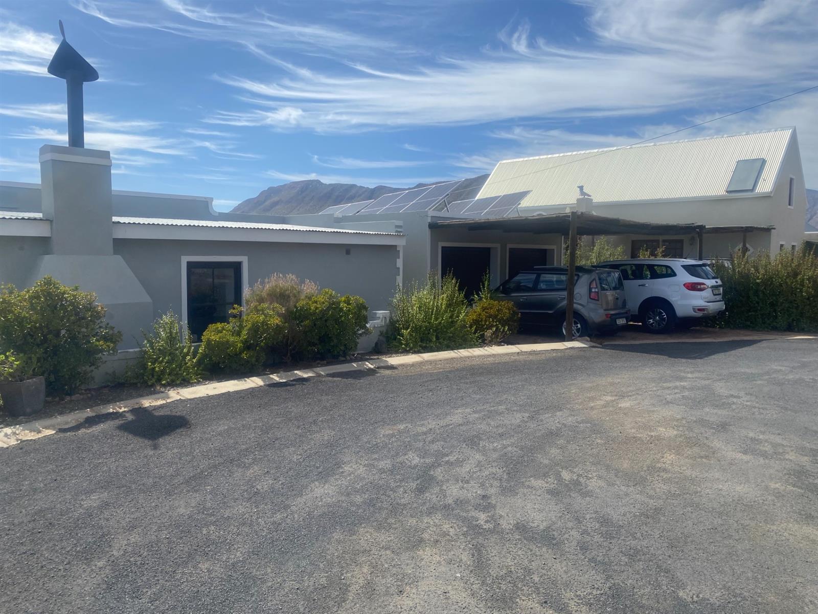 Charming 3-Bedroom Home with Mountain Views