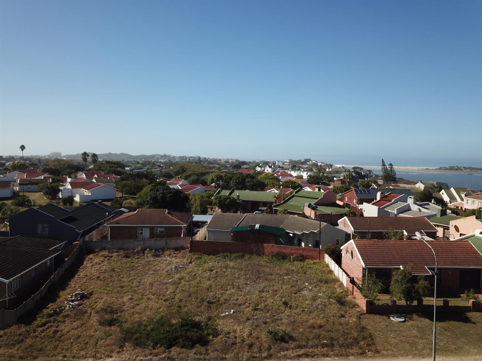 Affordable Coastal Opportunity - Level 306sqm Stand in Quiet Aston Bay