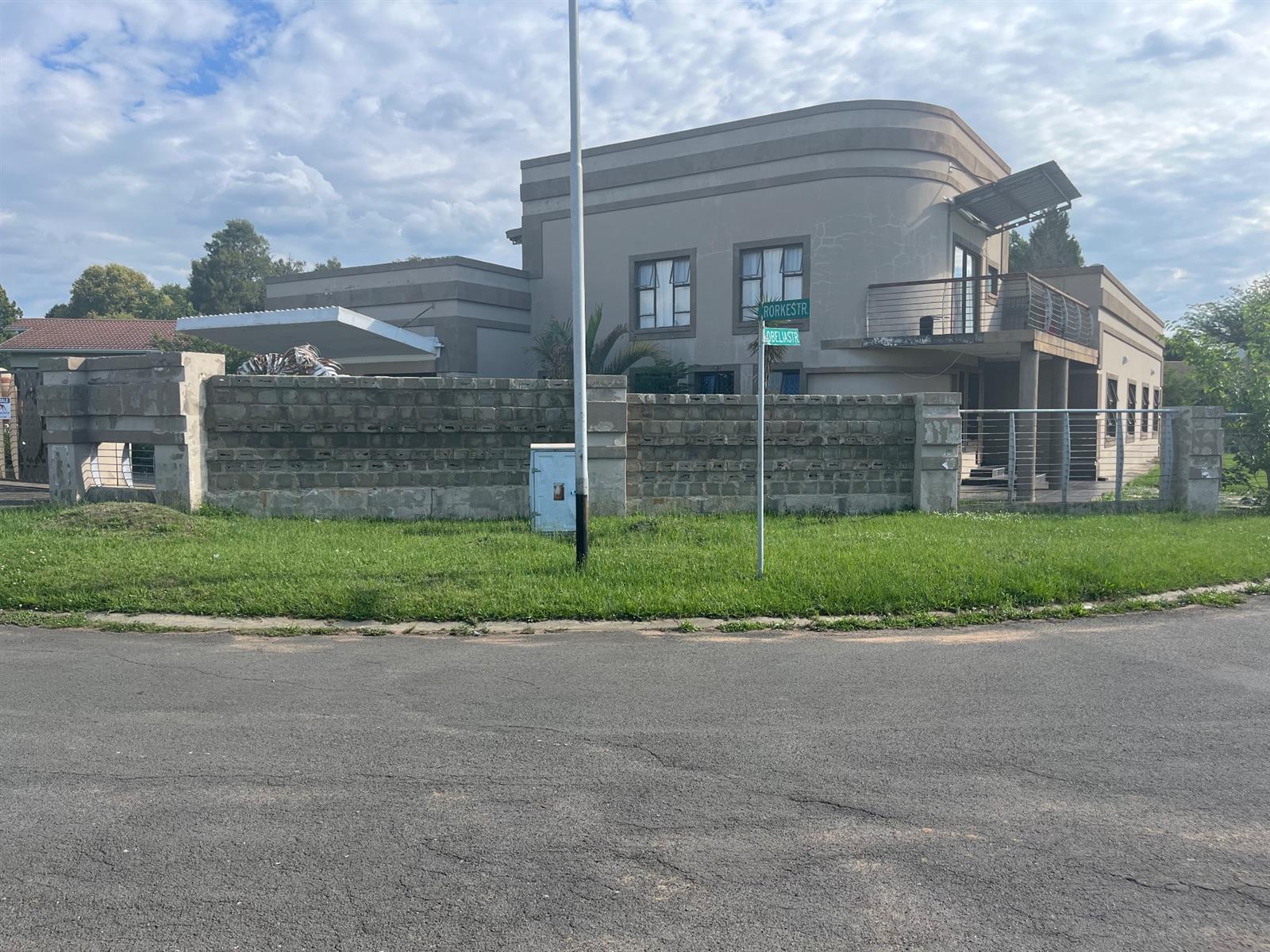 House for sale in Dundee, KwaZulu Natal, 1039 m²