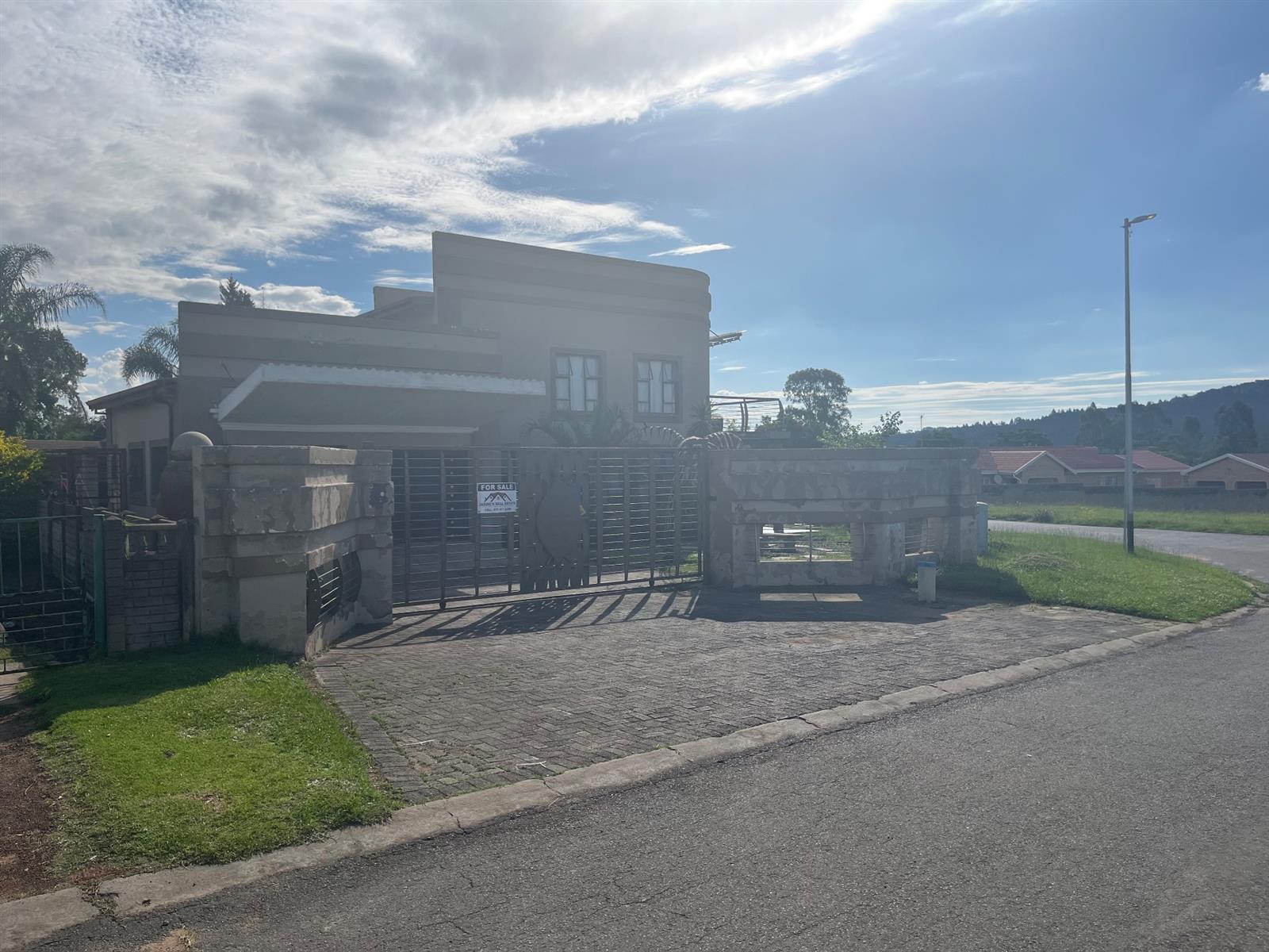 House for sale in Dundee, KwaZulu Natal, 1039 m²