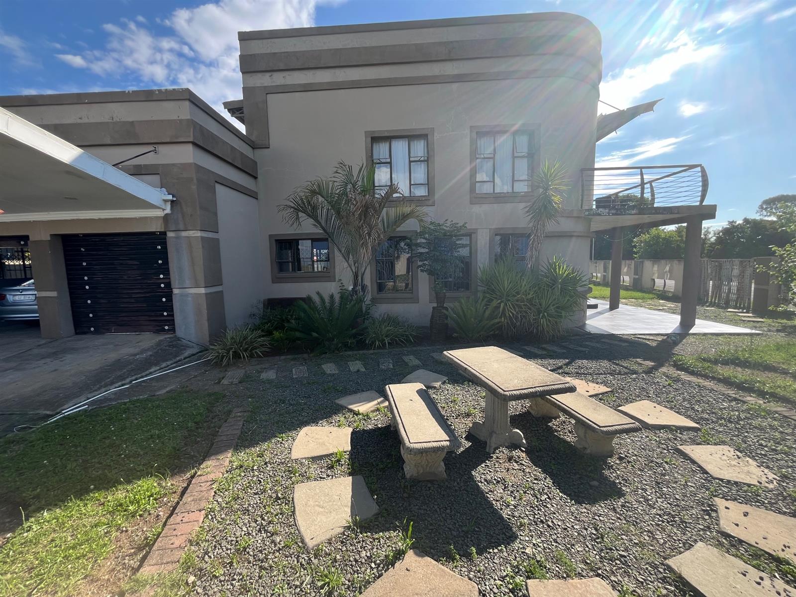 House for sale in Dundee, KwaZulu Natal, 1039 m²