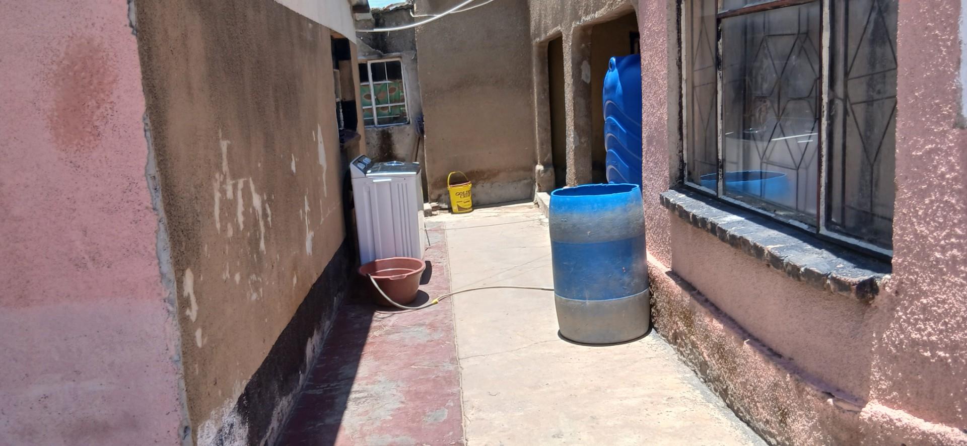 HOUSE FOR SALE SESHEGO ZONE 2 :NEWTOWN