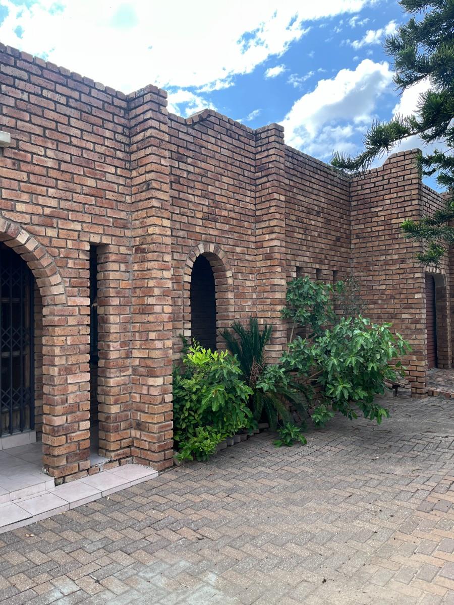 3 Bedroom House To Rent in Seshego-B