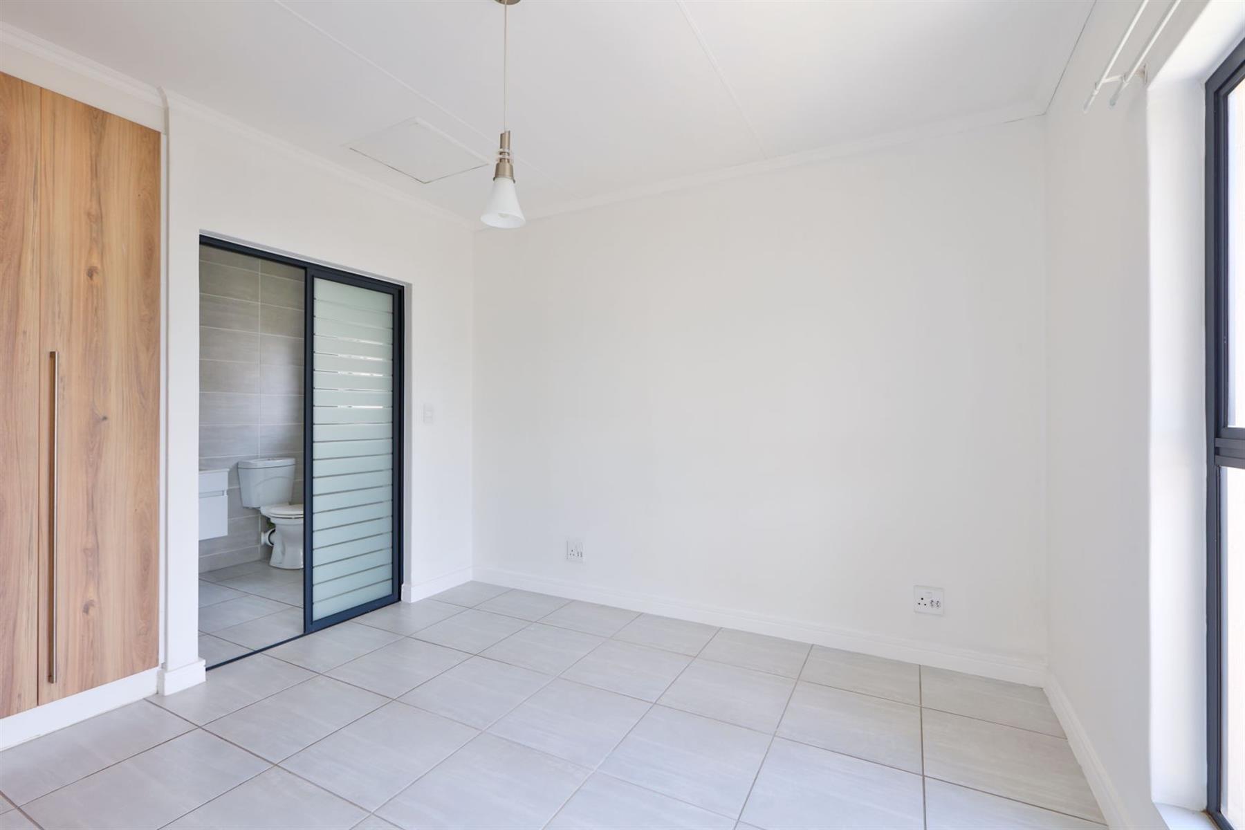 Apartment for rent in Waterfall, Midrand