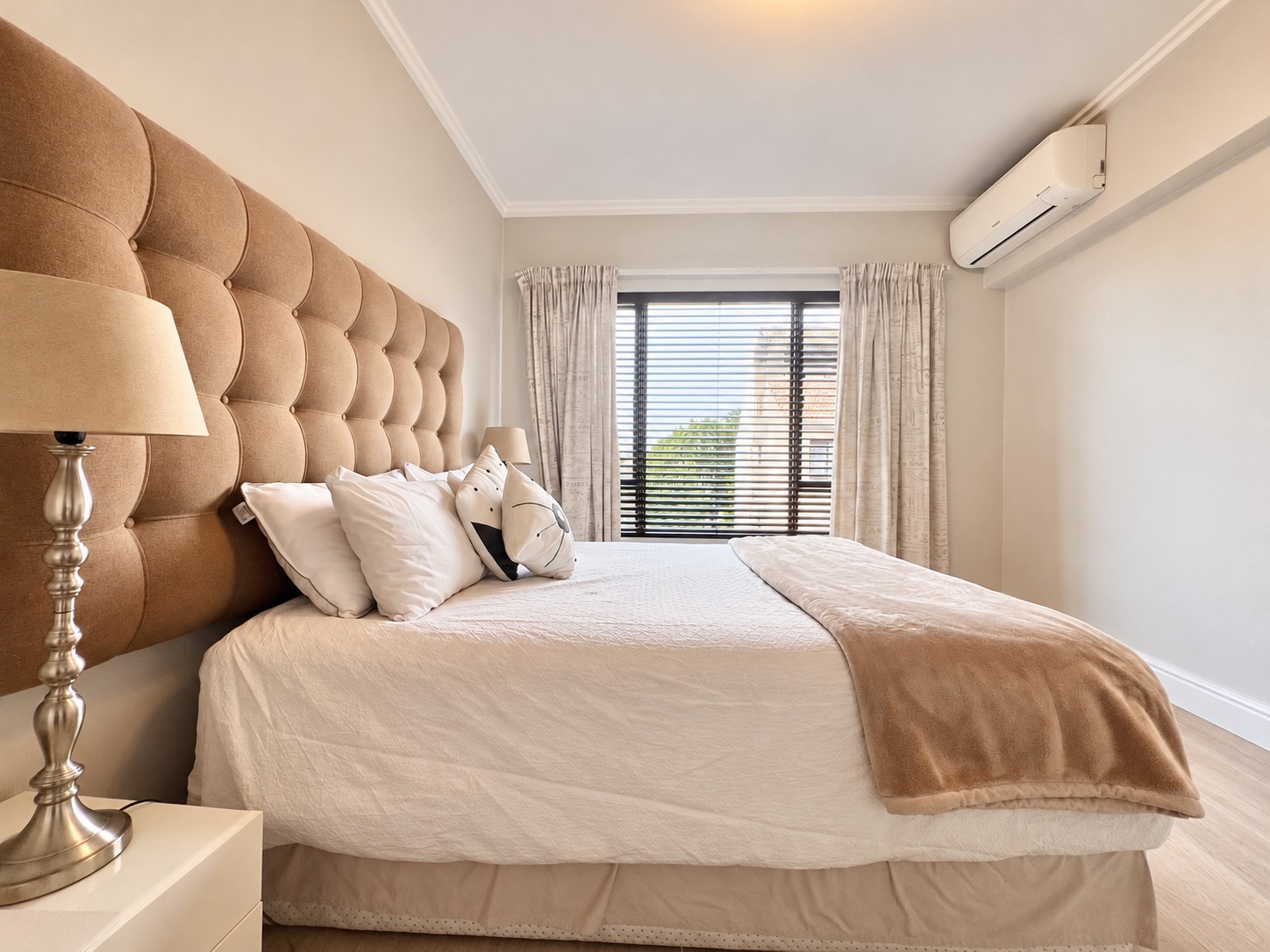Apartment for rent in Bryanston, Sandton, 93 m²
