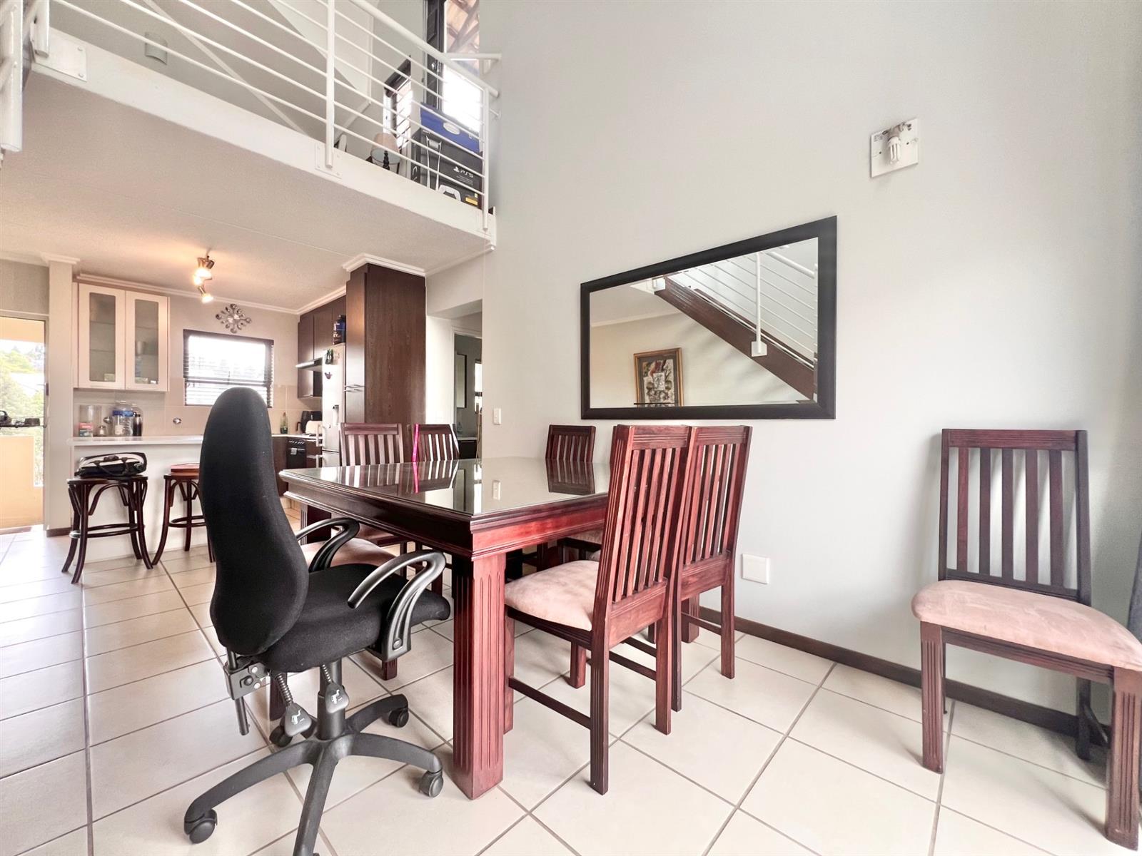 Apartment for rent in Bryanston, Sandton, 93 m²