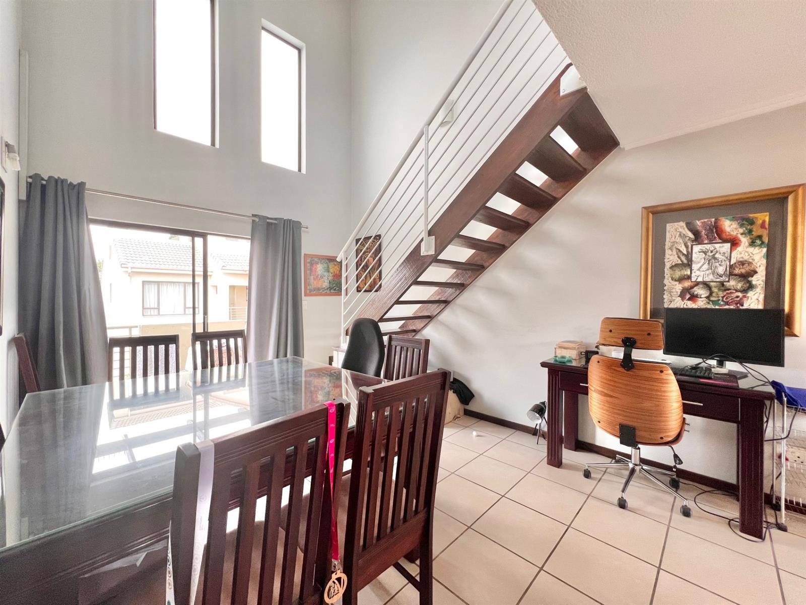 Apartment for rent in Bryanston, Sandton, 93 m²