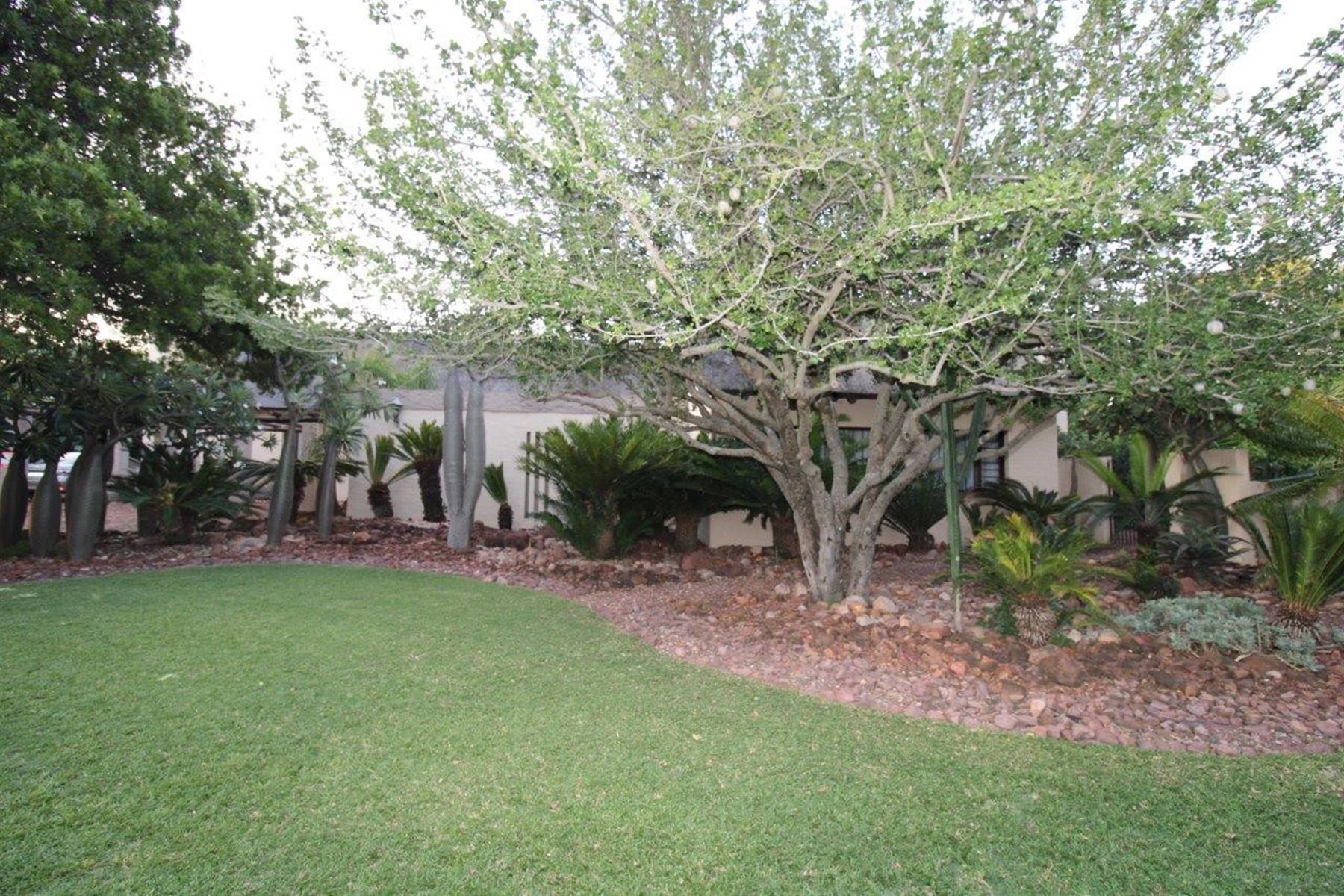 DOUBLE-STOREY THATCH-ROOF HOME IN CENTRAL BELA-BELA- 5 Bedrooms