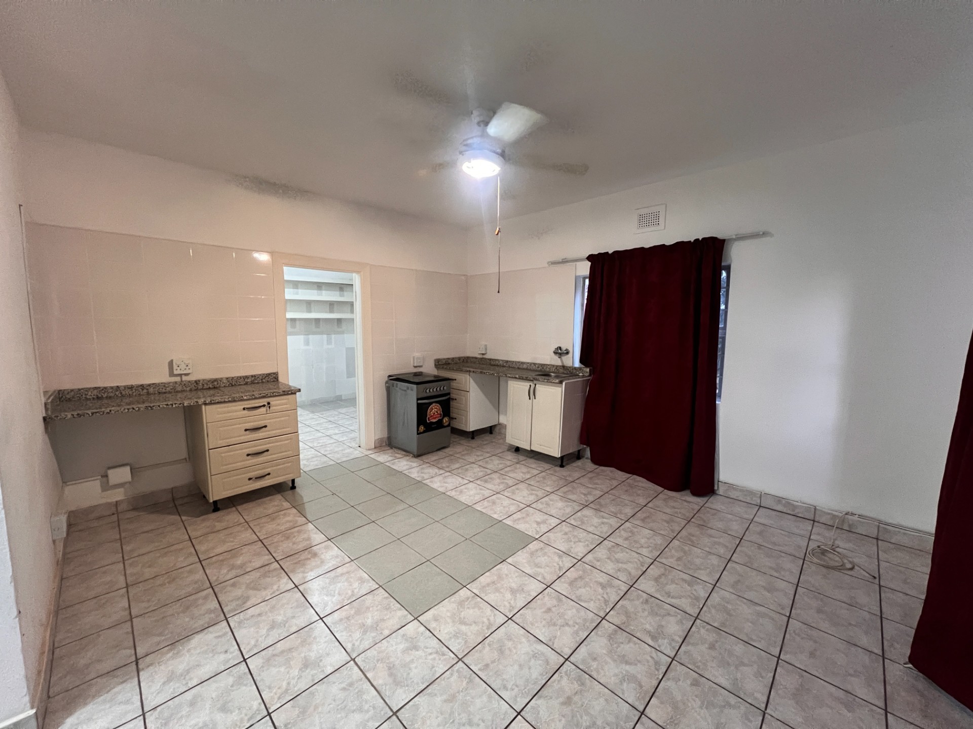1 Bedroom Apartment To Rent in Umbilo, Durban, KwaZulu-Natal