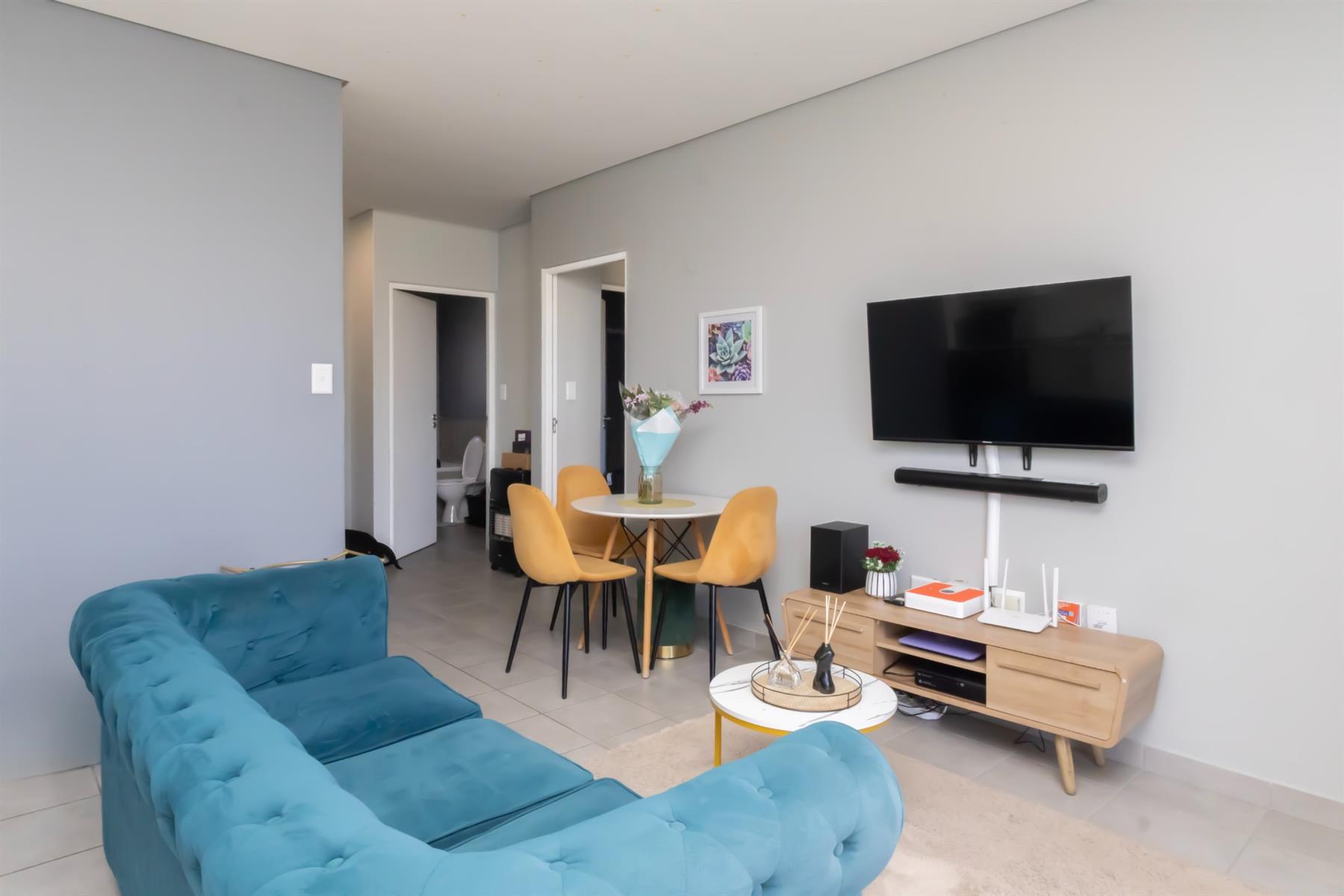 Secure, Spacious 2-Bed Ground Floor Apartment in Parklands, Blouberg