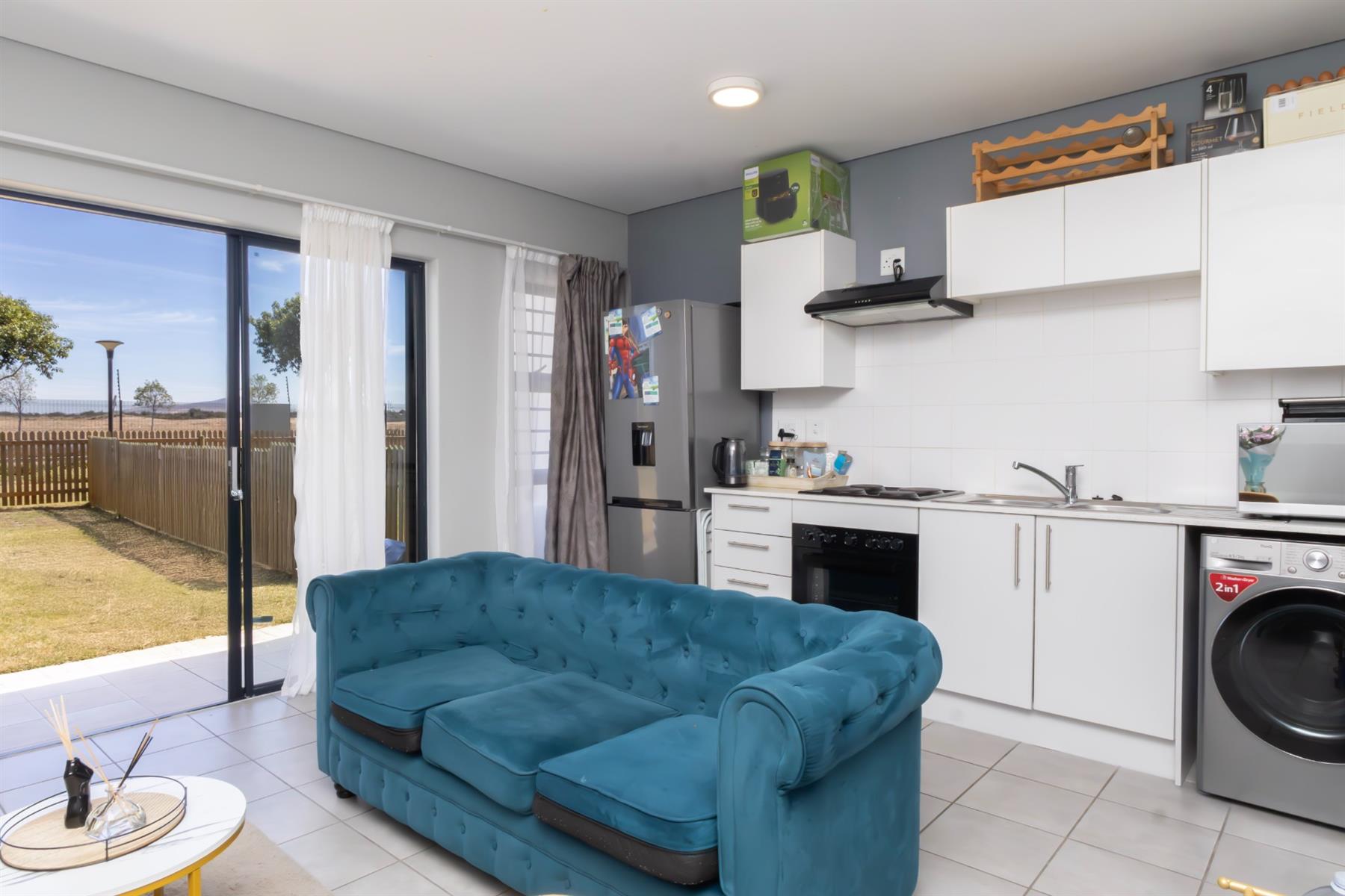 Secure, Spacious 2-Bed Ground Floor Apartment in Parklands, Blouberg