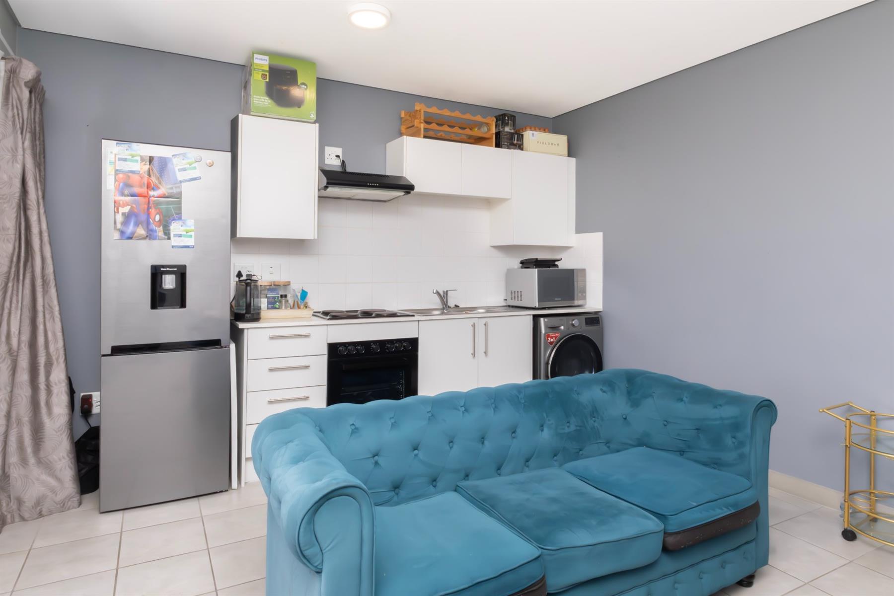 Secure, Spacious 2-Bed Ground Floor Apartment in Parklands, Blouberg