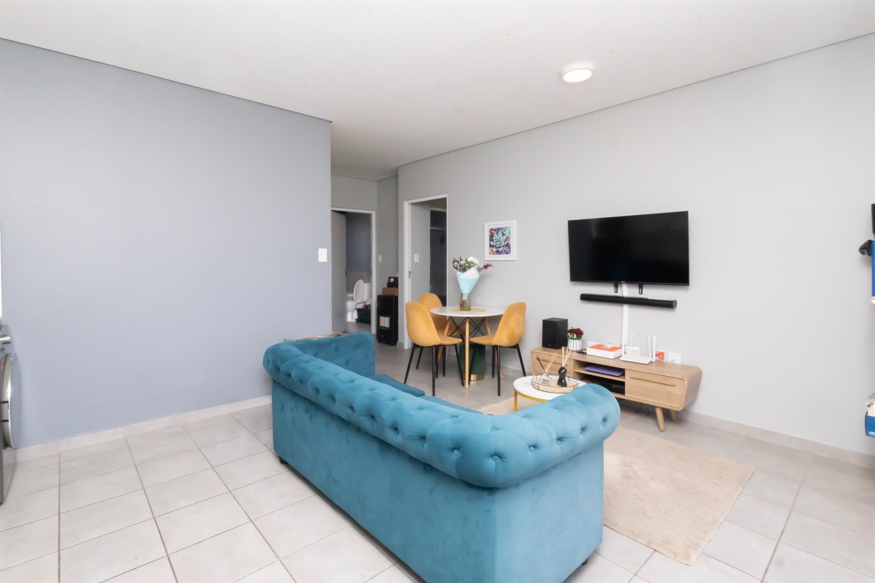 Secure, Spacious 2-Bed Ground Floor Apartment in Parklands, Blouberg
