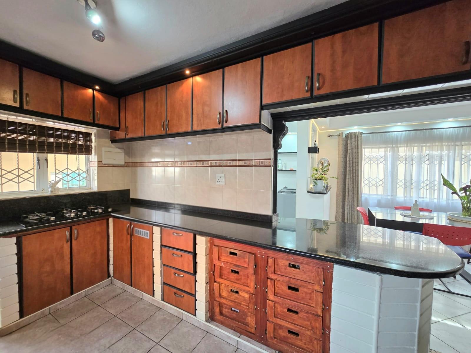 House For Sale in Crossmoor, Chatsworth, KwaZulu Natal