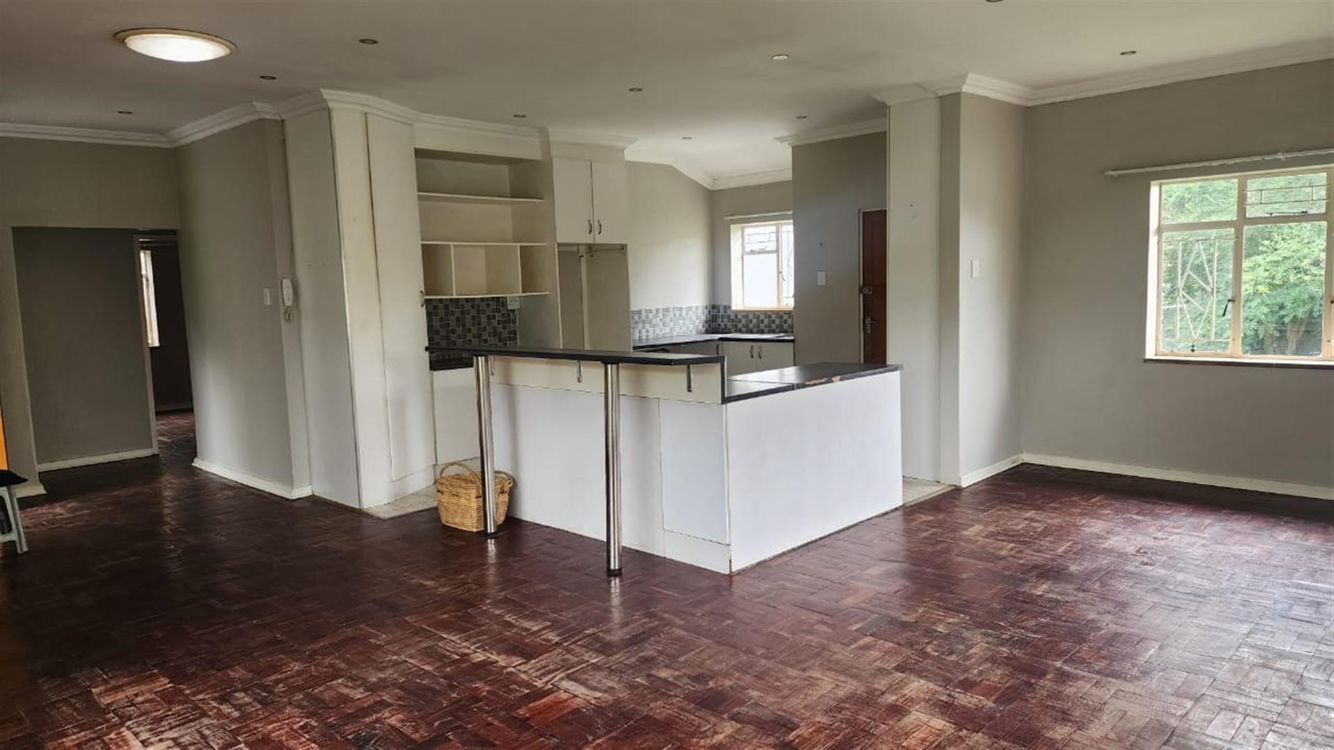 3 bedroom 2 bathroom House For Sale in Florida North, Roodepoort