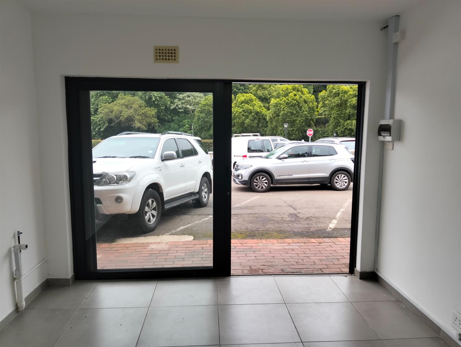 Shops to let at Oxford Hillcrest.