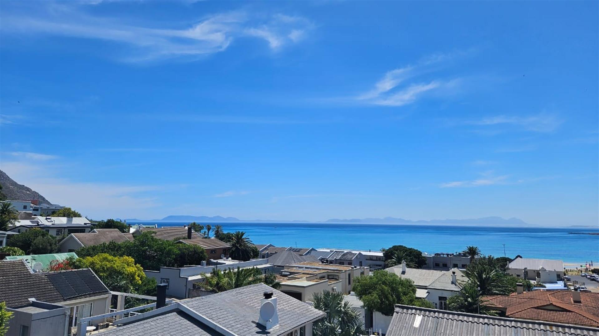 Jewel 11 Bedroom Guesthouse Overlooking Gordyn's bay - Amazing investment opportunity