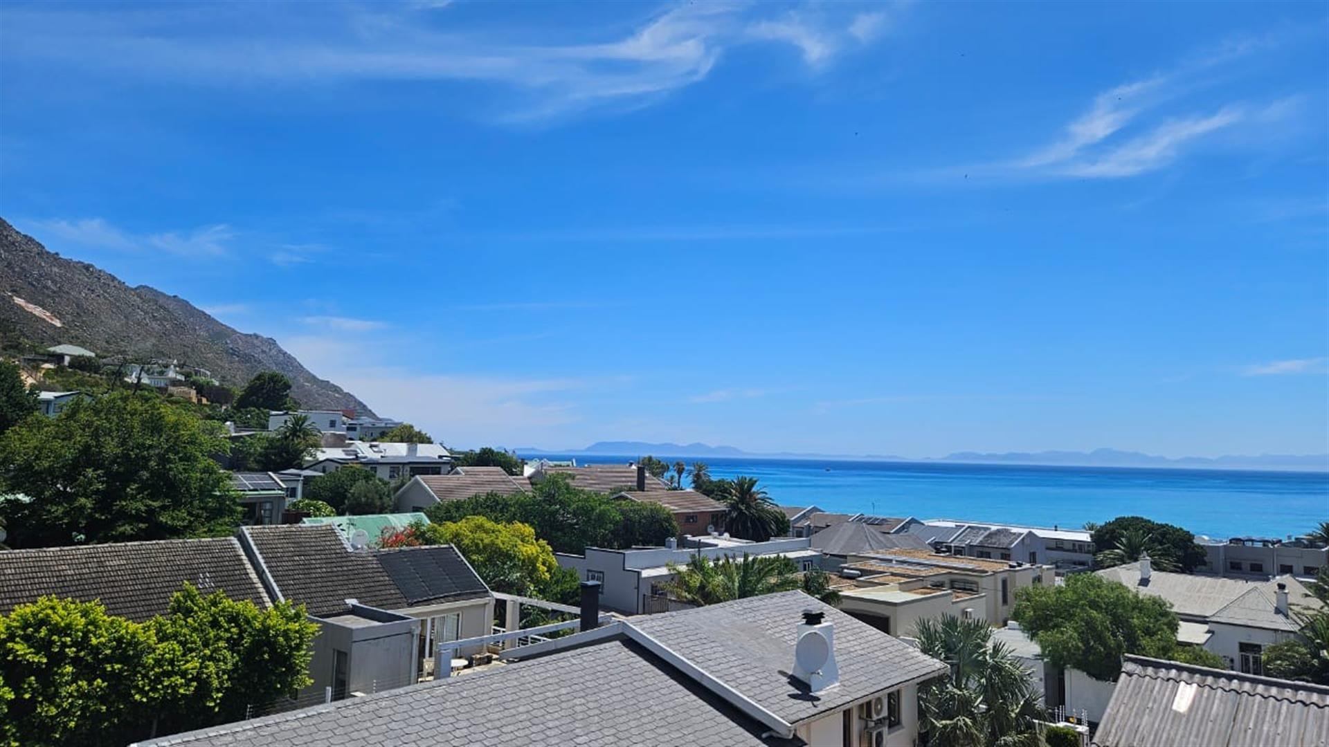 Jewel 11 Bedroom Guesthouse Overlooking Gordyn's bay - Amazing investment opportunity