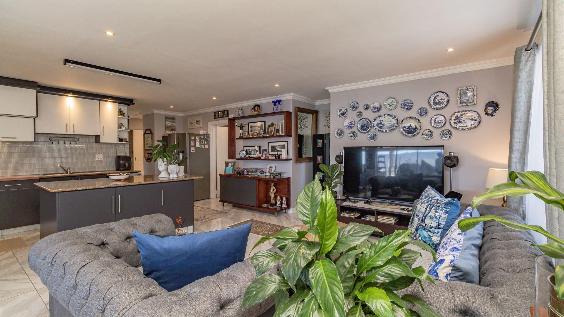 Penthouse For Sale in Old Place, Knysna