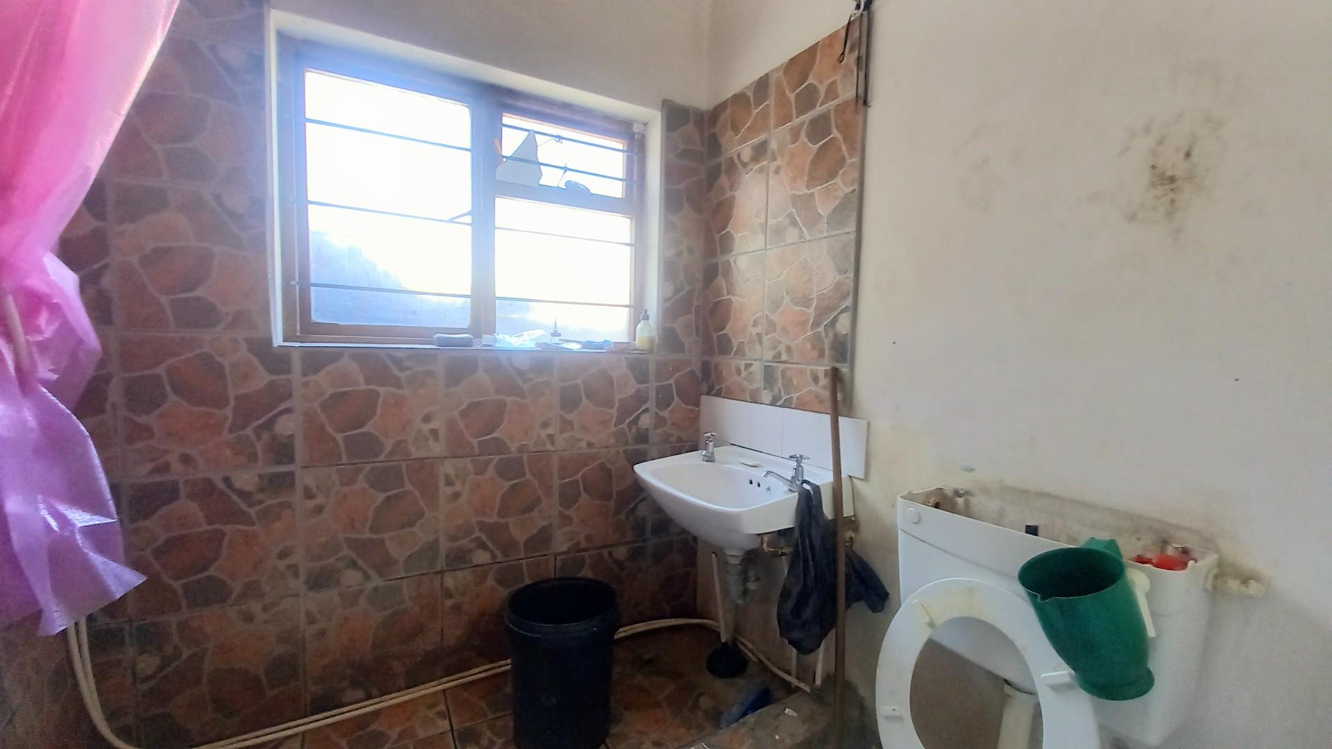 Very Well located , Mixed-use Property For Sale in Maitland, Cape Town