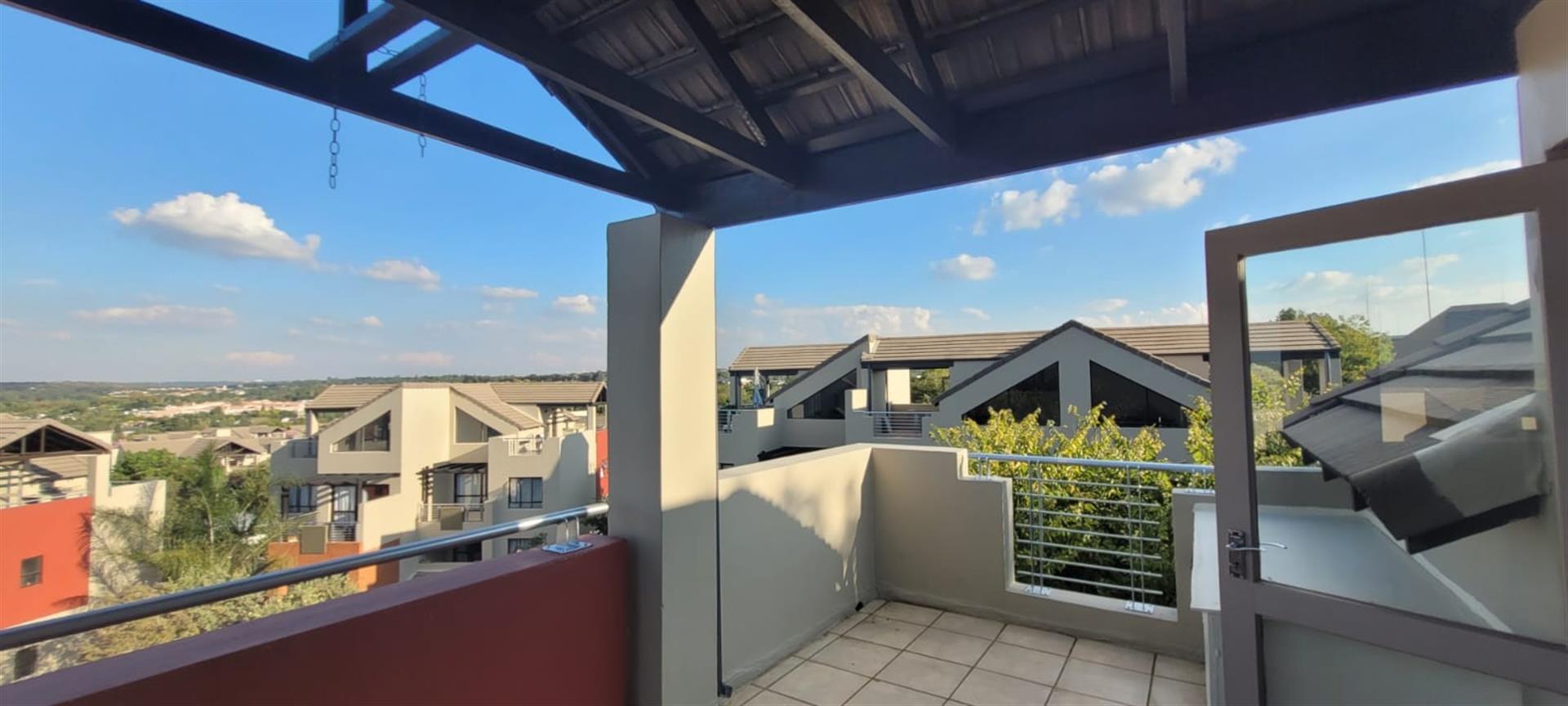 2 Bedroom Loft Apartment / Flat for Sale in Lonehill