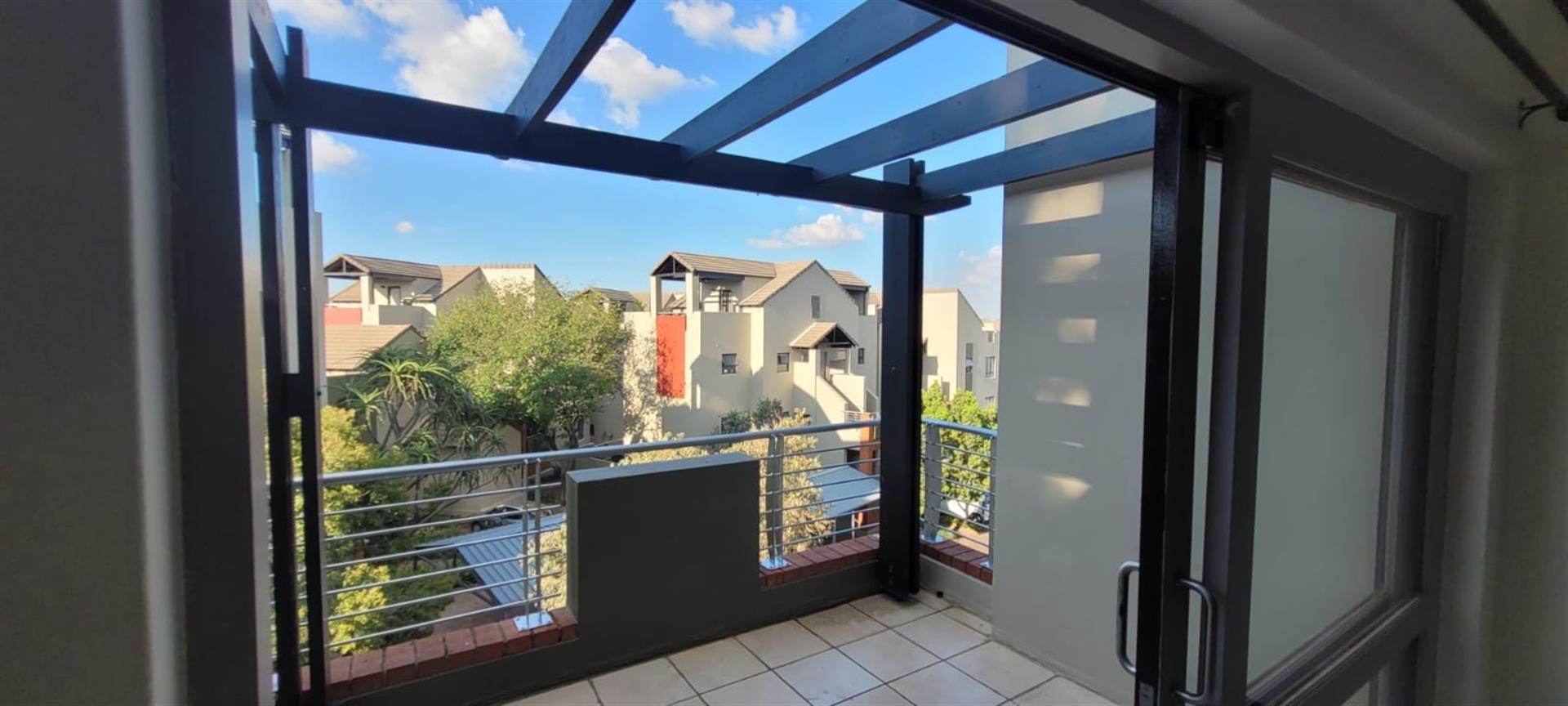 2 Bedroom Loft Apartment / Flat for Sale in Lonehill