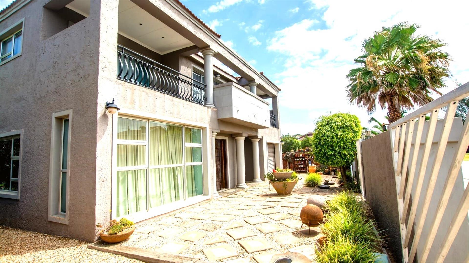 Spacious 4-Bedroom Home for Sale in Jeffreys Bay | Walk to Albatross Beach