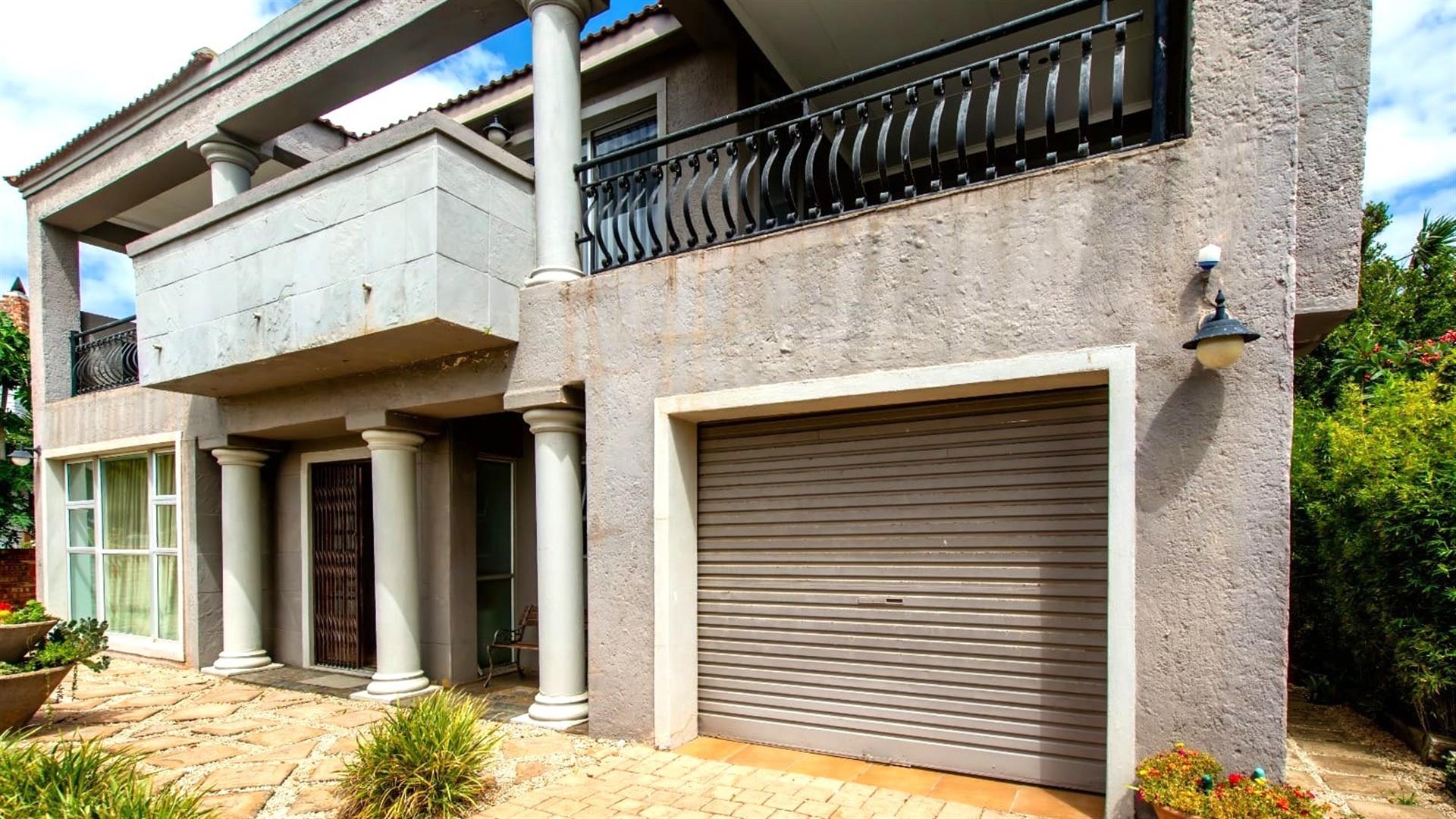 Spacious 4-Bedroom Home for Sale in Jeffreys Bay | Walk to Albatross Beach