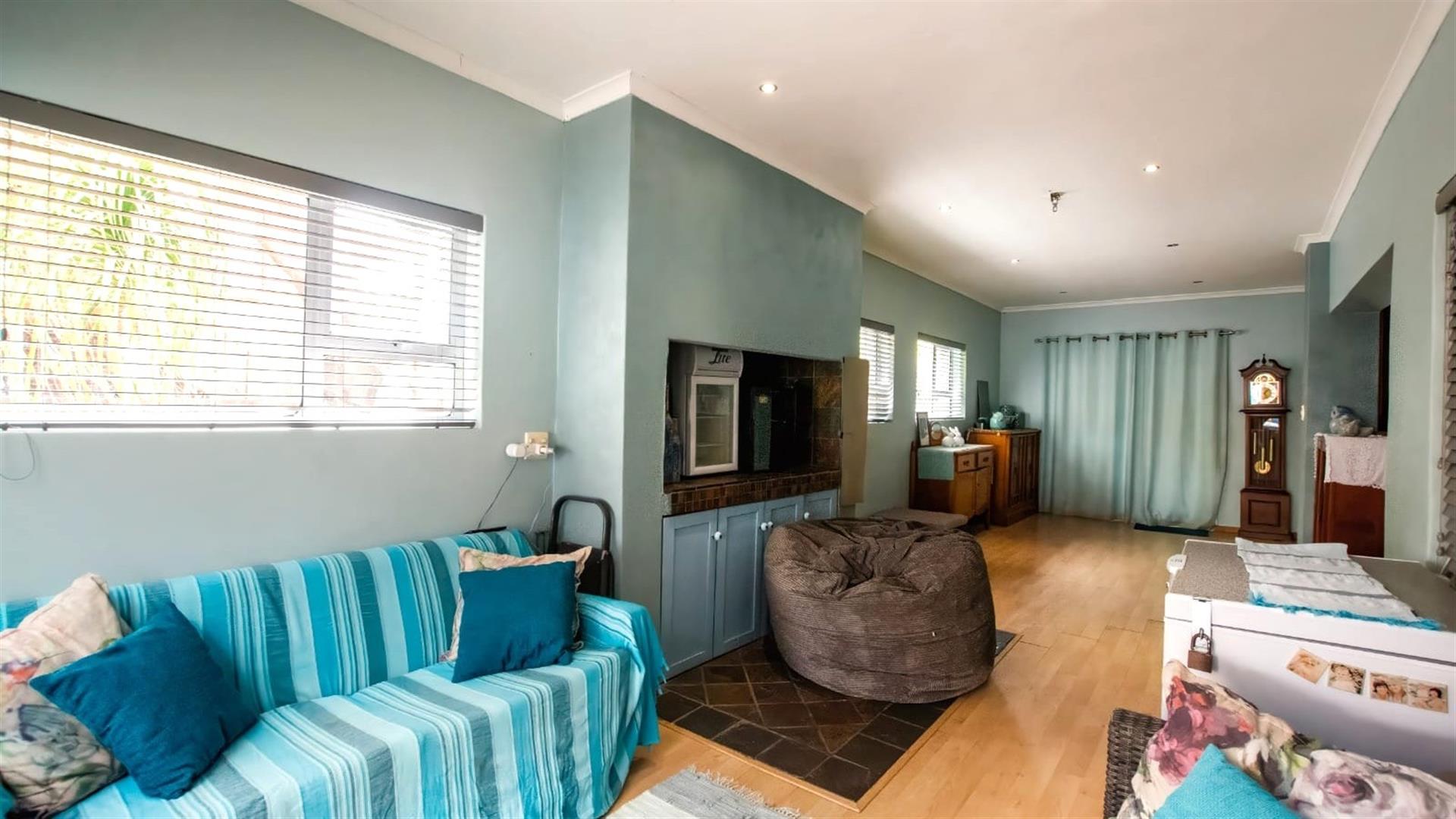 Spacious 4-Bedroom Home for Sale in Jeffreys Bay | Walk to Albatross Beach