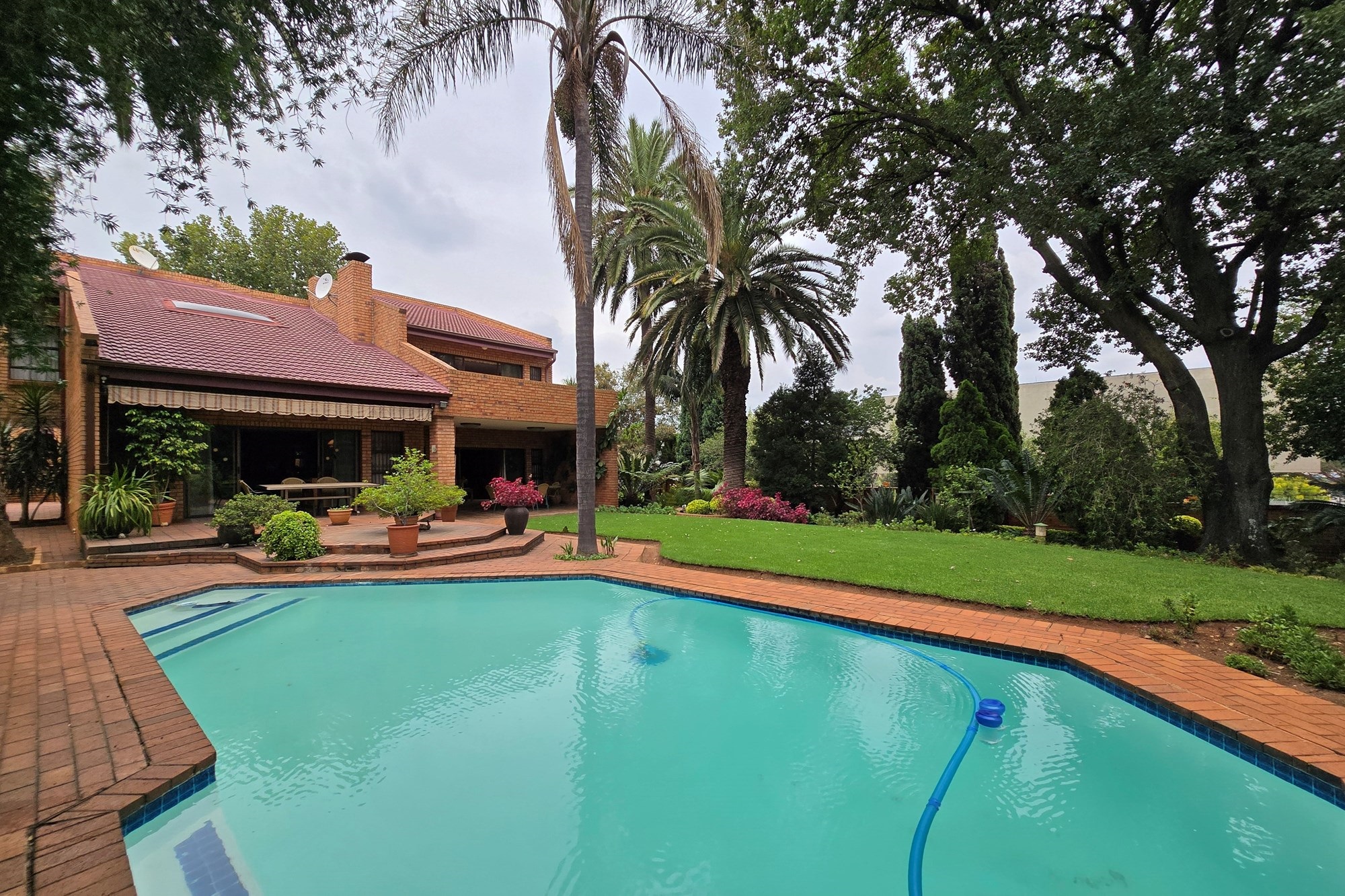 Timeless elegance, Double Story Home in a secure, exclusive boomed community