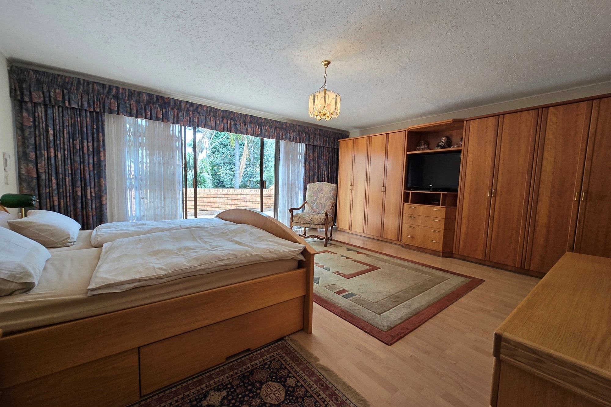 Timeless elegance, Double Story Home in a secure, exclusive boomed community